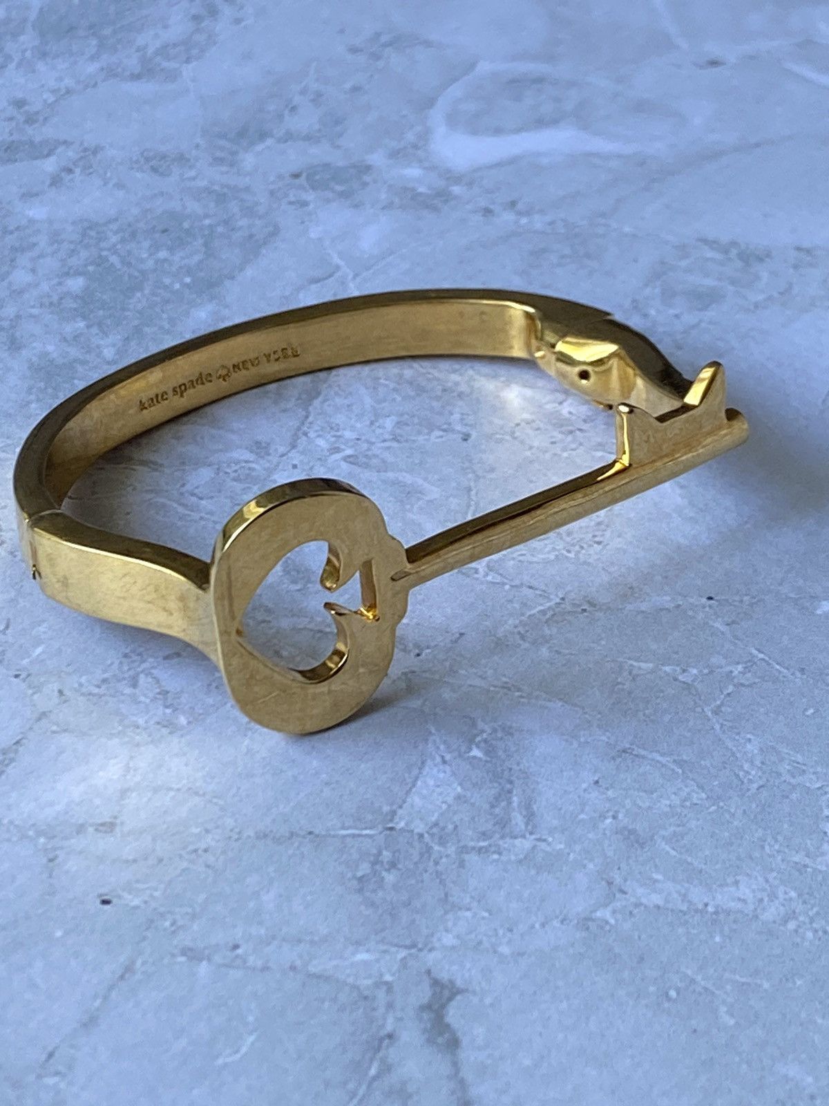 Kate Spade Kate Spade New York Gold-Tone Heart Bangle Bracelet Size ONE SIZE - 6 Thumbnail