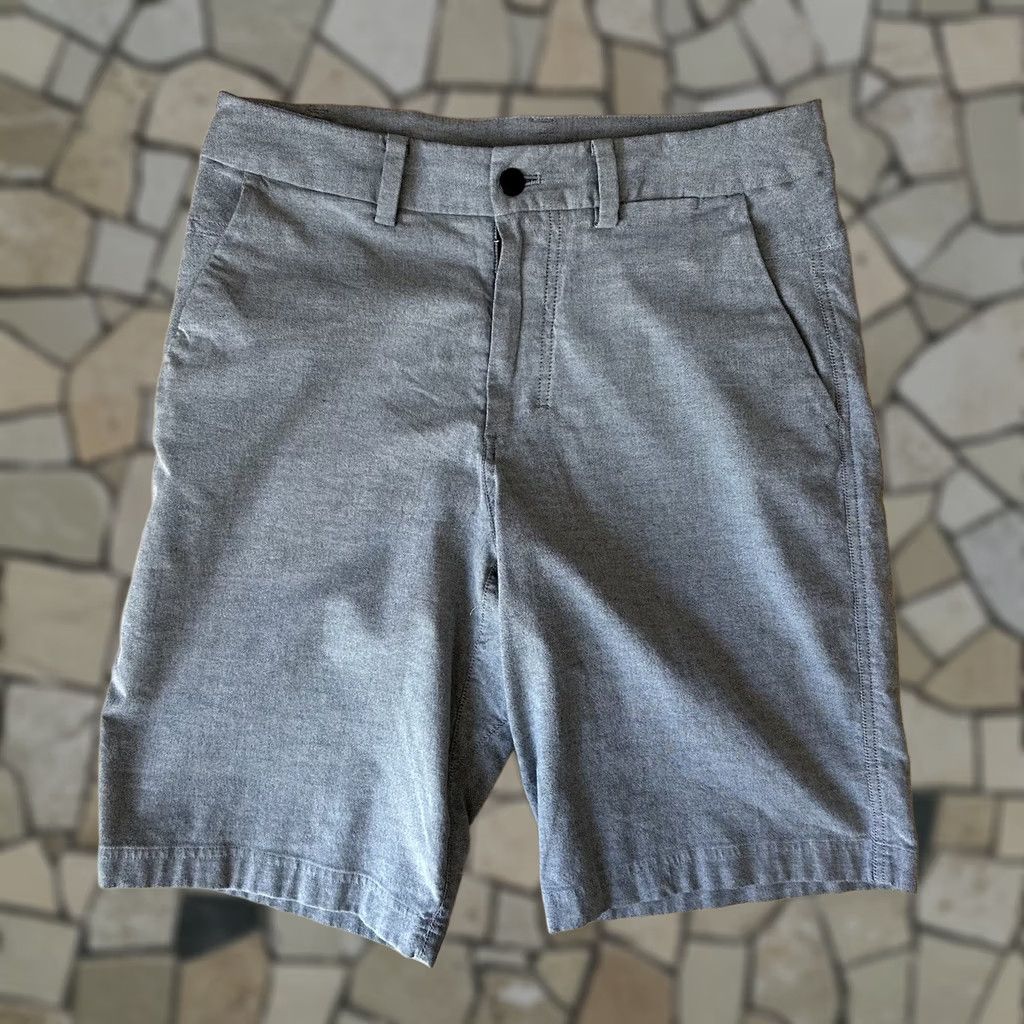 Lululemon Lululemon Commission Short Qwick Oxford Men’s 32 Shirt Casual Travel Gray Solid 32 Inseam 11 Relaxed Mens Size US 32 / EU 48 - 1 Thumbnail