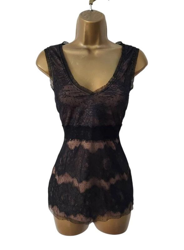 Bcbgmaxazria Bcbg Maxazria vintage lace top 10/12 Size M / US 6-8 / IT 42-44 - 1 Thumbnail
