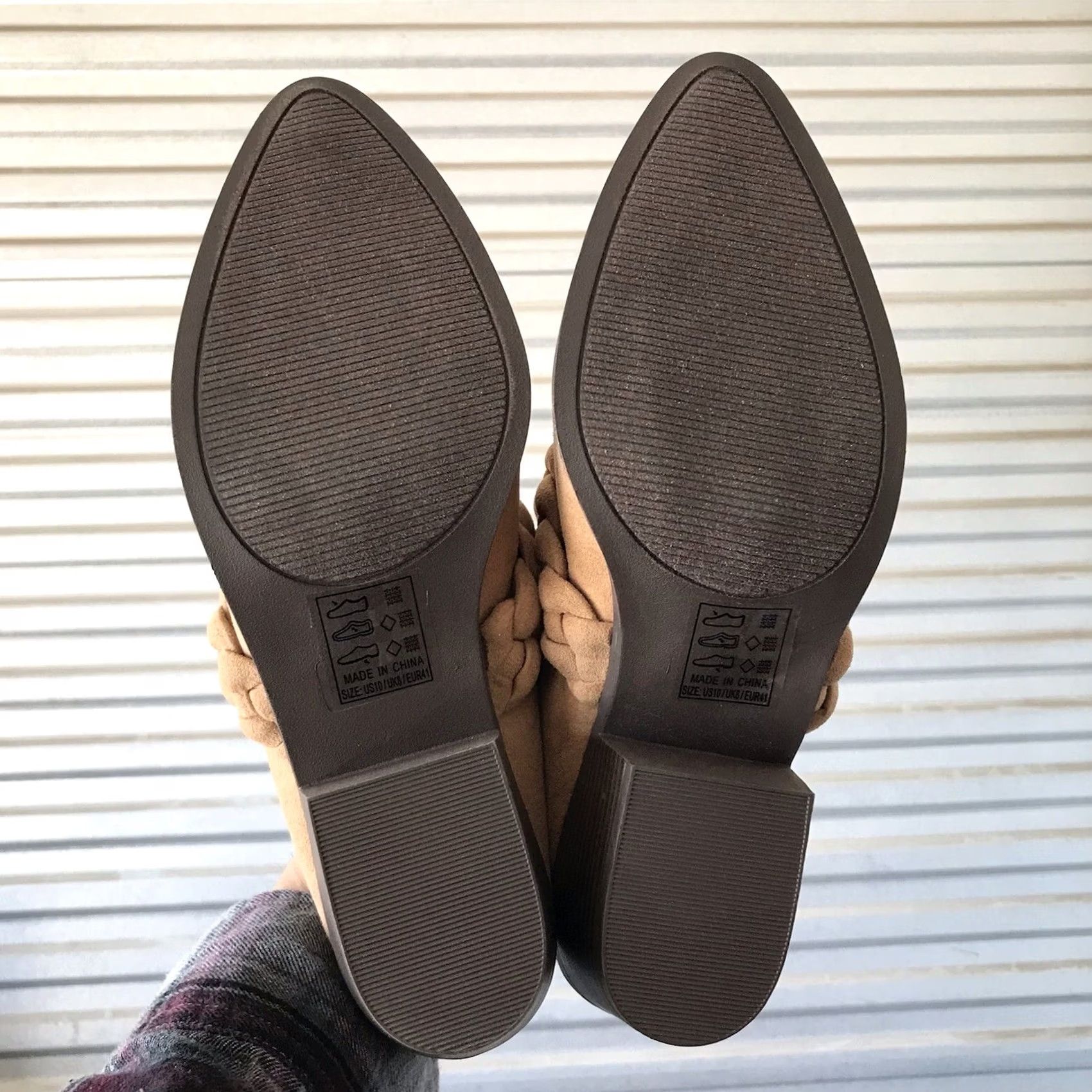 Vintage Qupid Montana Cognac Brown Faux Suede Braided Slip-On Mules Clogs 10 Women Casual Formal Bridal Shoes Size US 10 / IT 40 - 4 Thumbnail