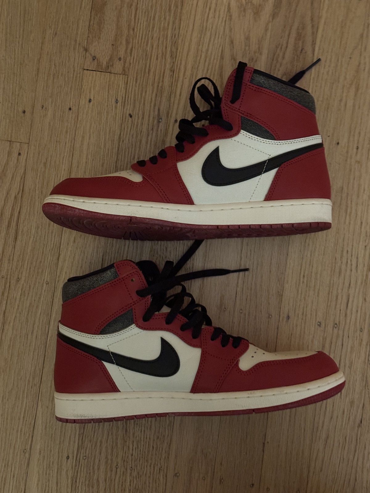 Jordan Brand Jordan 1 Retro High OG Chicago Lost and Found sz. 11 Size US 11 / EU 44 - 12 Thumbnail