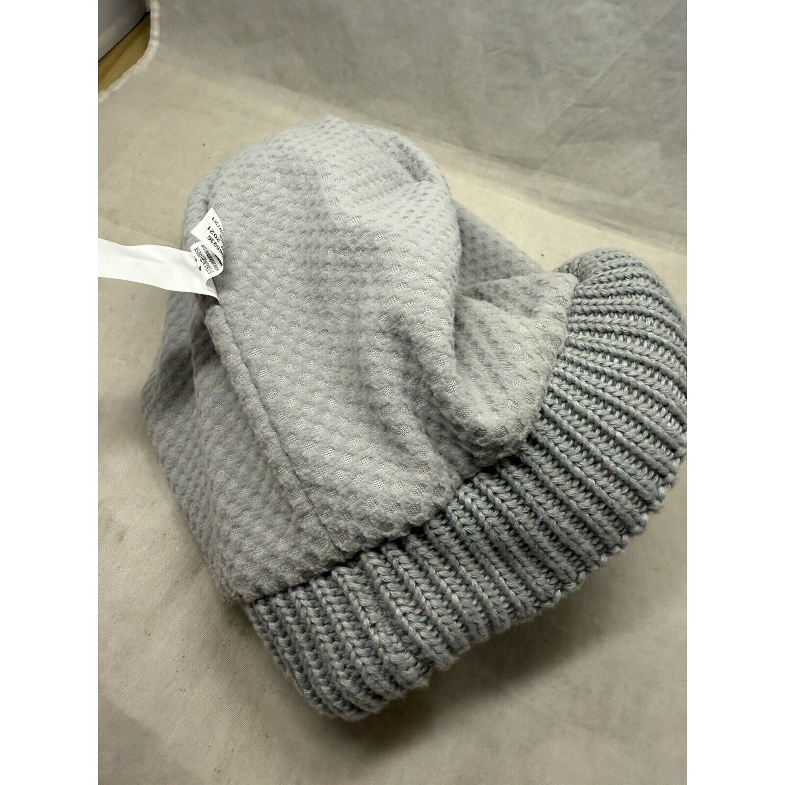 Under Armour Under Armour Women's Around Town ColdGear Beanie 1365936 Size ONE SIZE - 5 Thumbnail