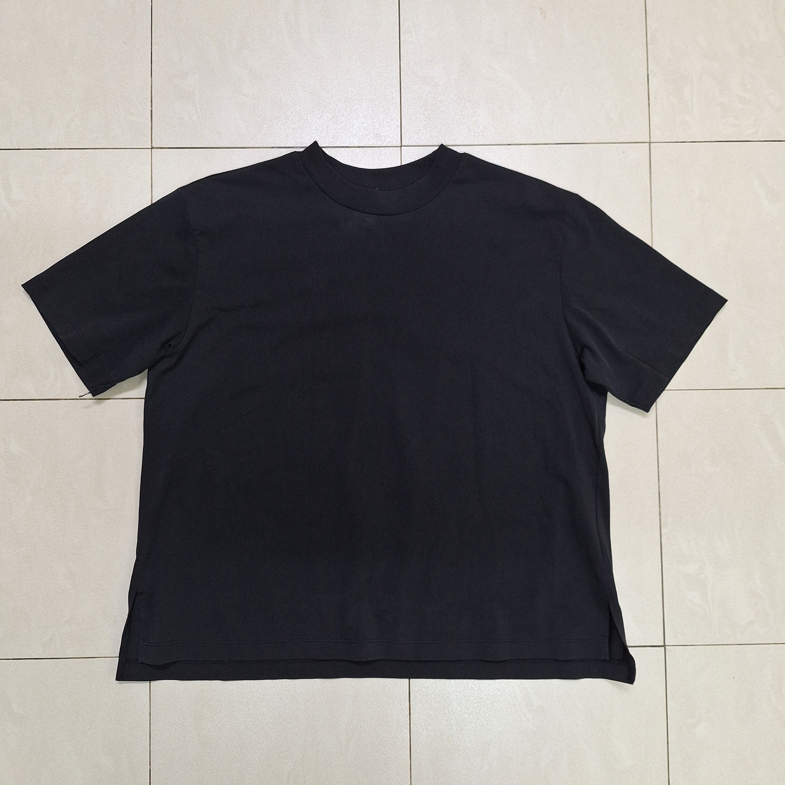 Uniqlo Uniqlo Airism Cropped T Shirt Size M / US 6-8 / IT 42-44 - 1 Thumbnail