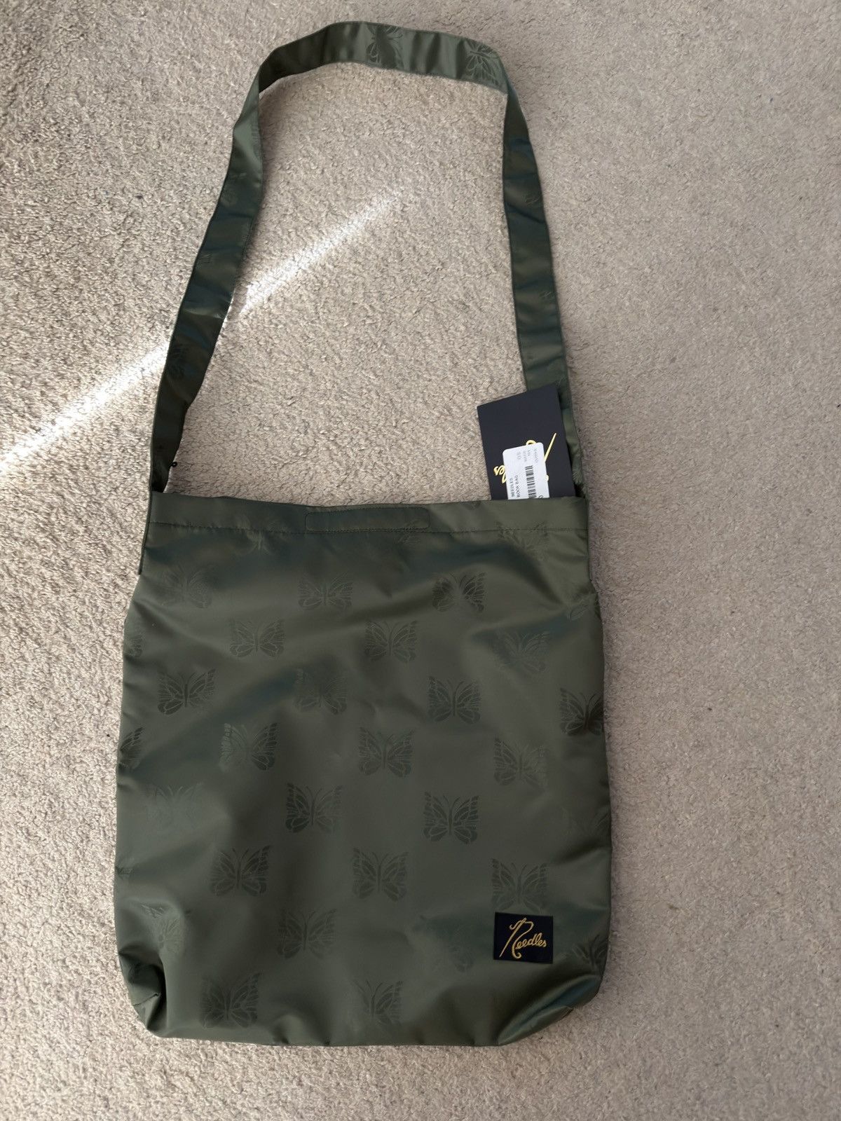Needles Needles book bag. New with tag. Nylon. Green. Size ONE SIZE - 3 Thumbnail