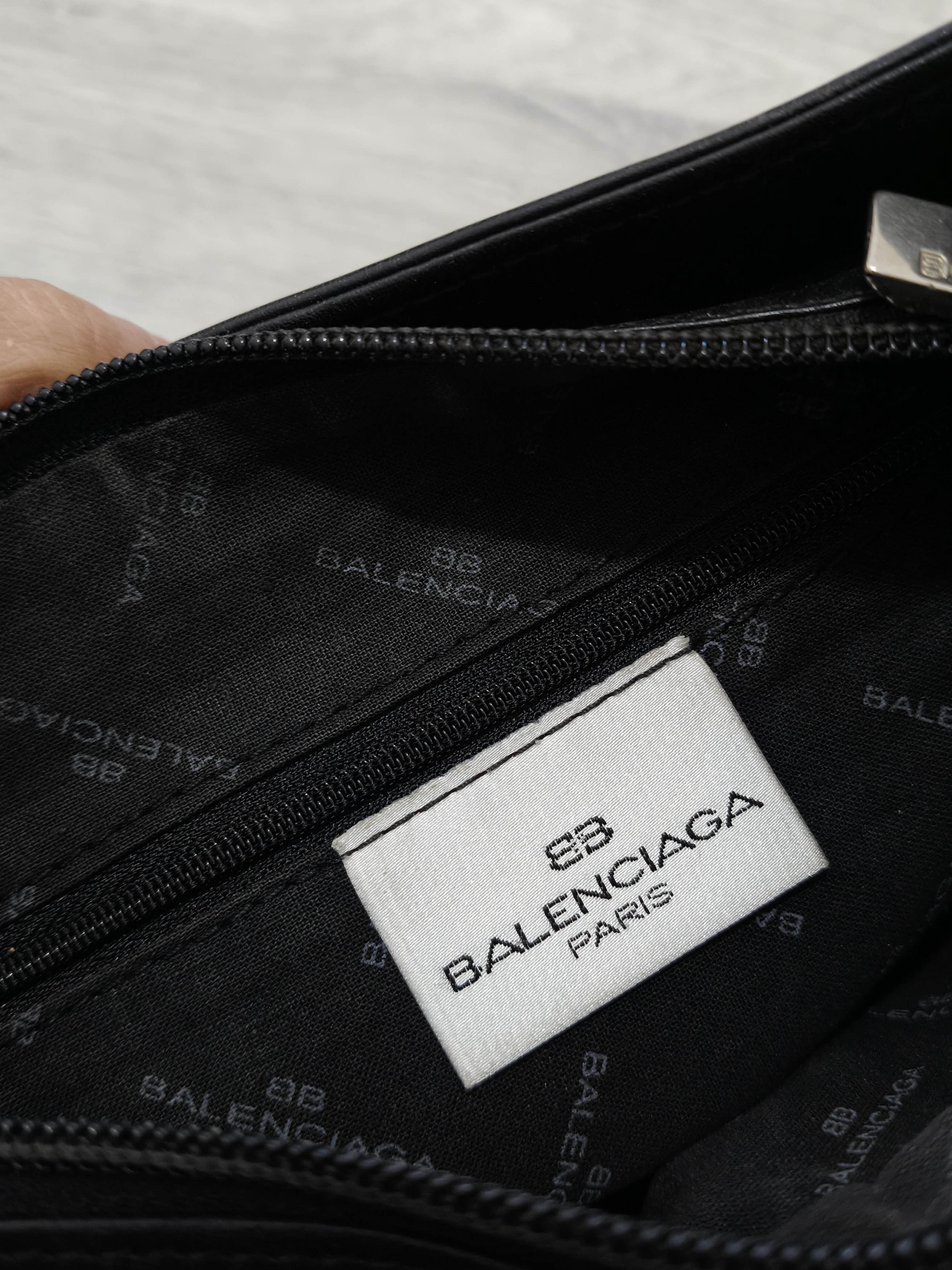 Balenciaga Vintage Balenciaga Black Leather Luxury Y2K Shoulder Bag Size ONE SIZE - 11 Thumbnail