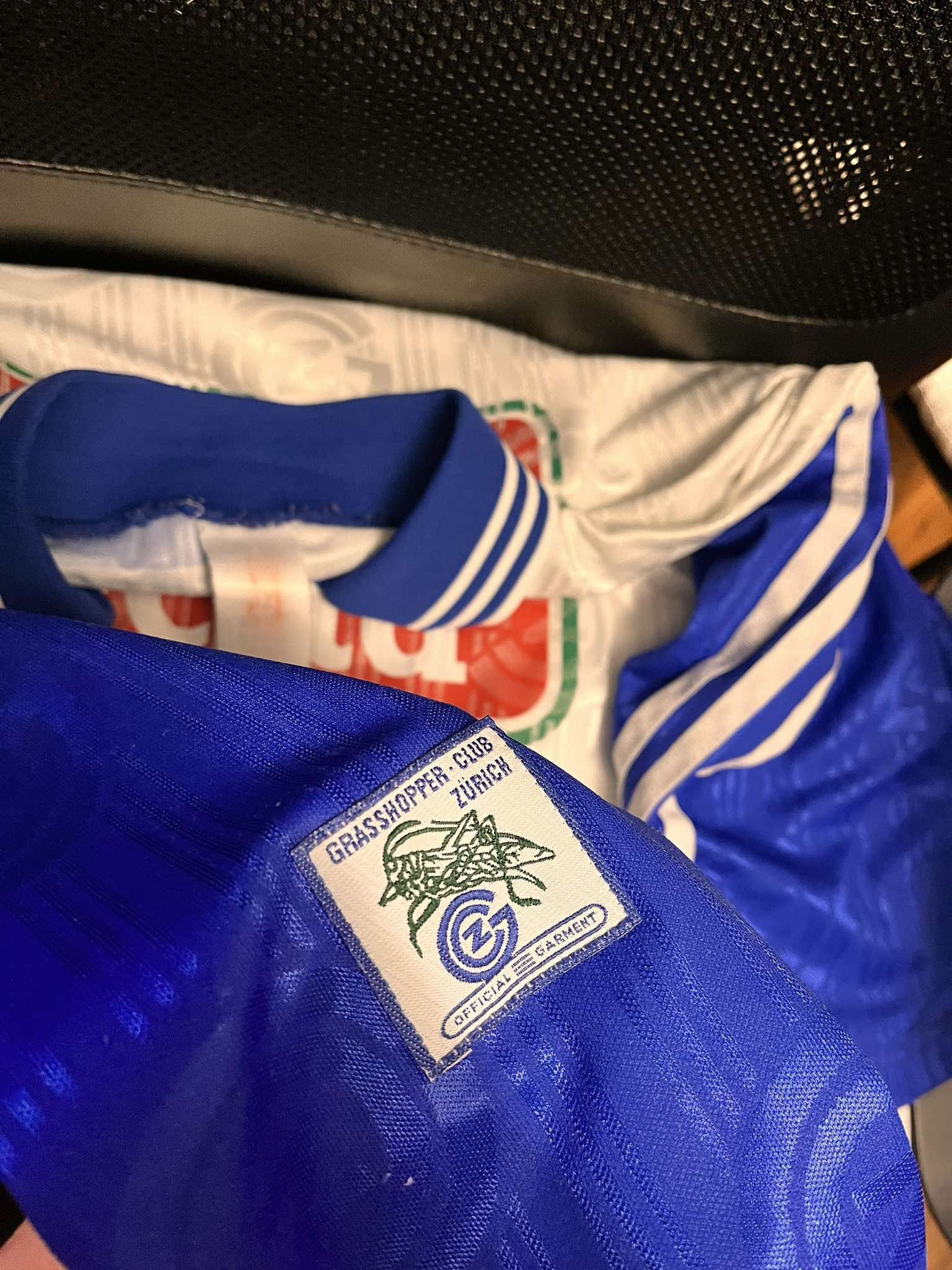Adidas 1996/97 Adidas Grasshoppers Zurich Home archive kit football Size US L / EU 52-54 / 3 - 7 Thumbnail