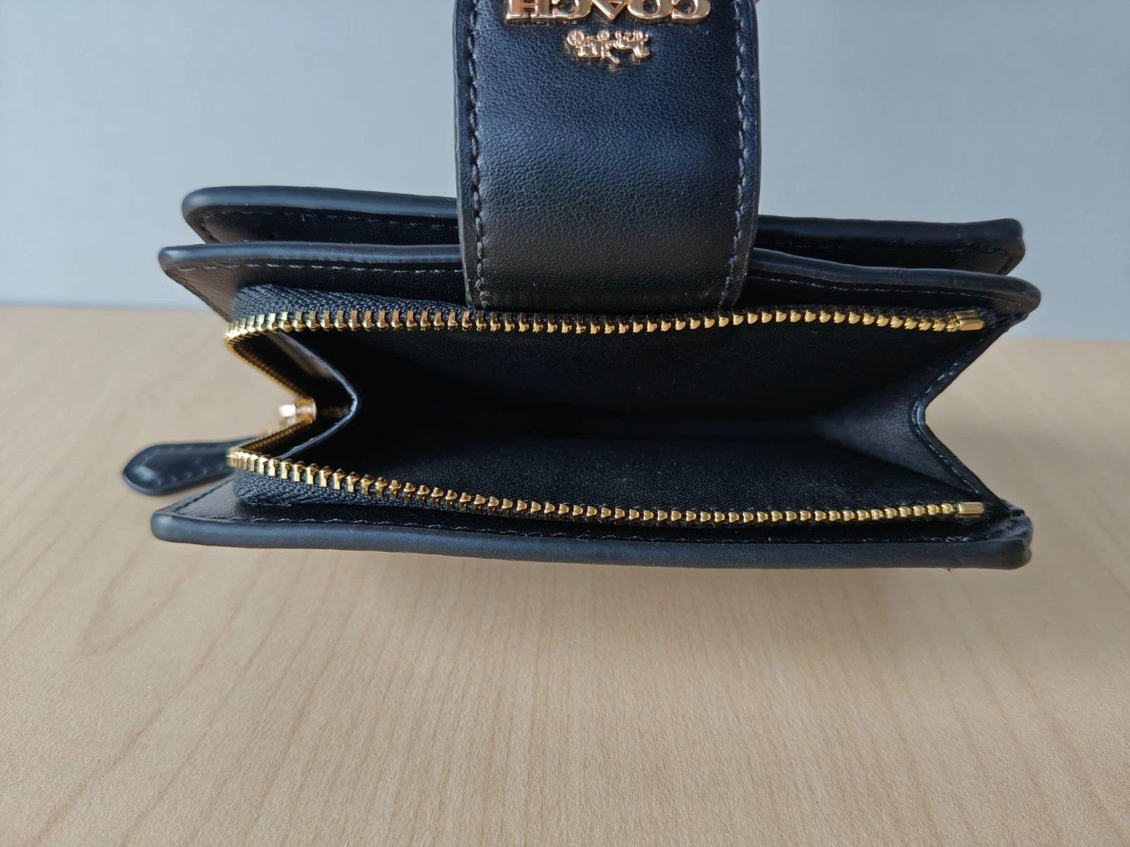 Coach Coach Medium Corner Zip Wallet In Signature T/1012 Size ONE SIZE - 10 Thumbnail