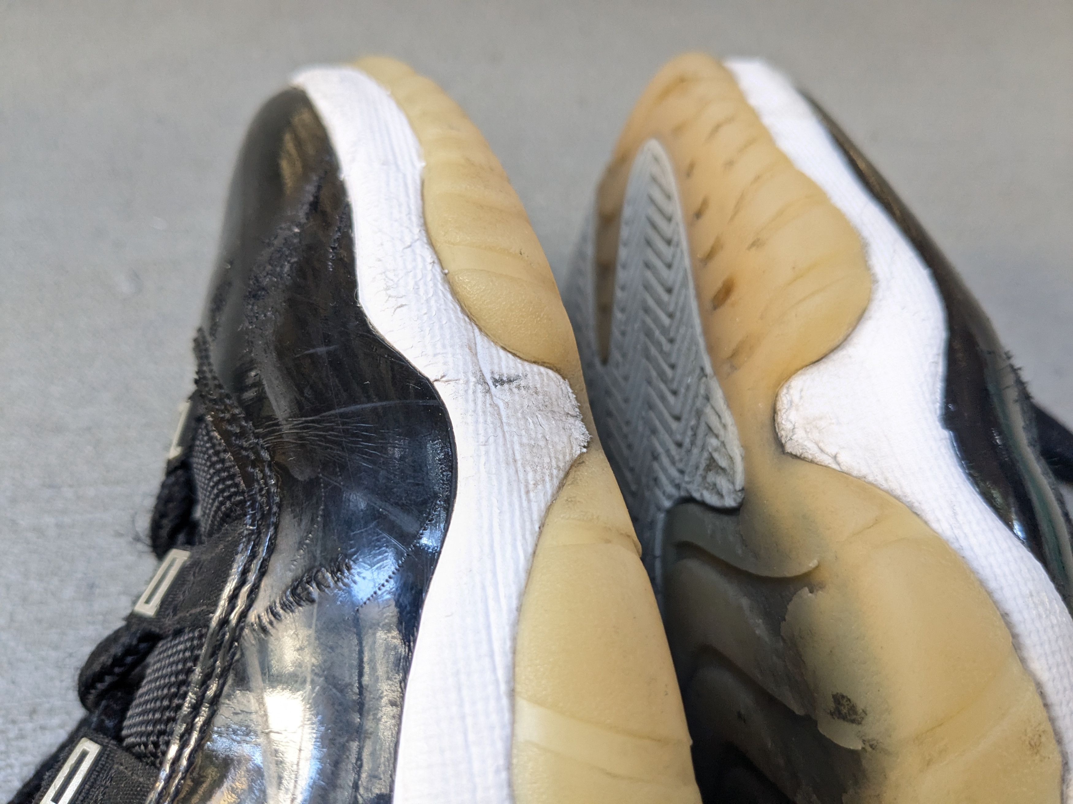 Jordan Brand Air Jordan 11 Retro 'Jubilee' 8 Black White CT8012-011 Size US 8 / EU 41 - 3 Thumbnail