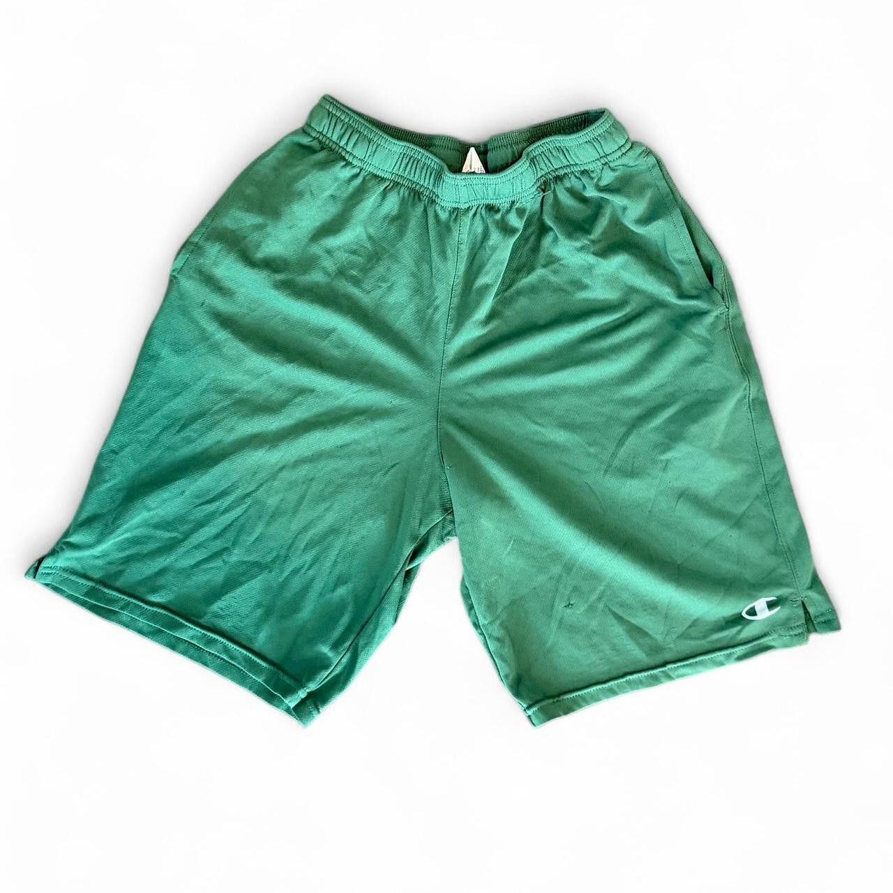 Champion Champion Men's green Shorts Size US 34 / EU 50 - 1 Preview