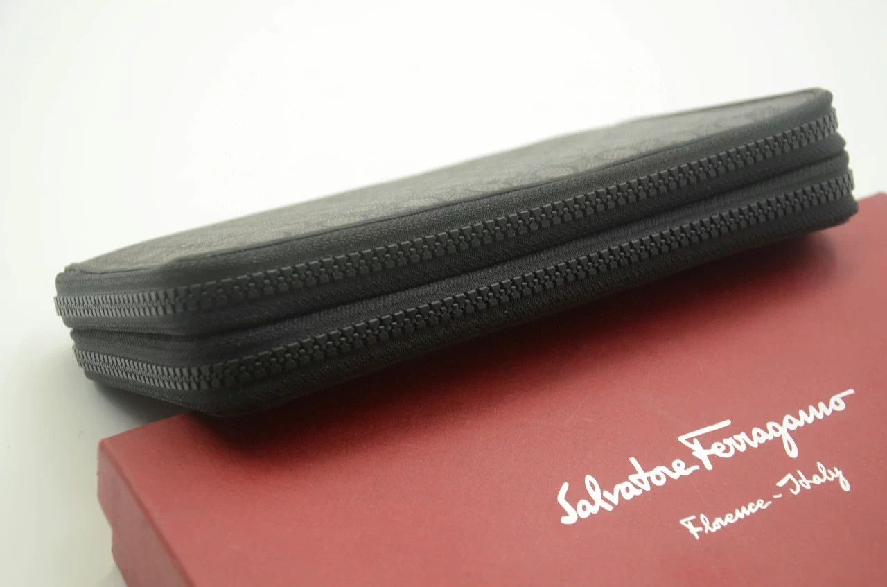 Salvatore Ferragamo Ferragamo Fortune Buckle Double Zip Clutch Wallet Full Logo Size ONE SIZE - 6 Thumbnail