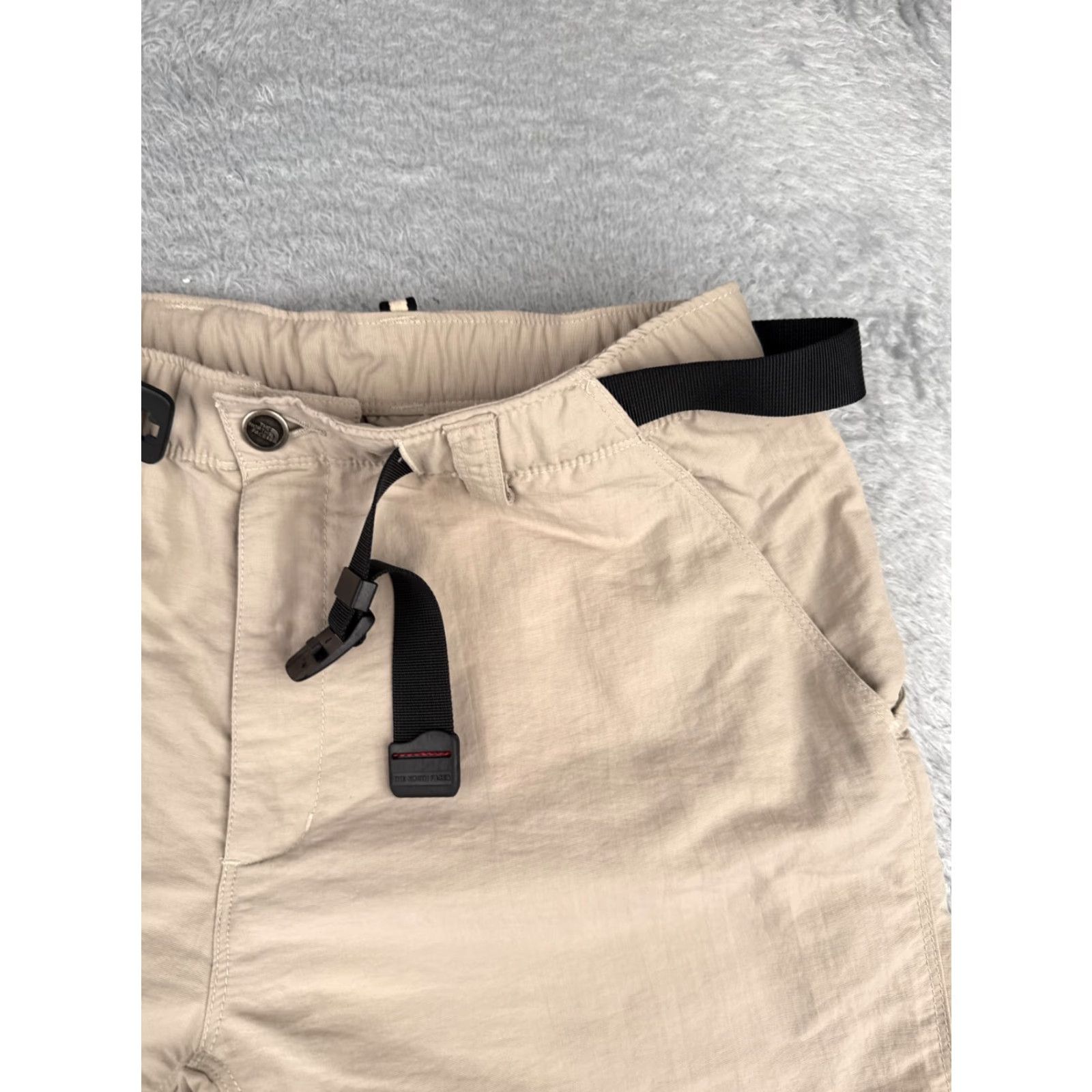 The North Face The North Face Shorts Women Medium Beige Cargo Belted 100% Nylon Hike 30x7 Size 32" / US 10 / IT 46 - 6 Thumbnail