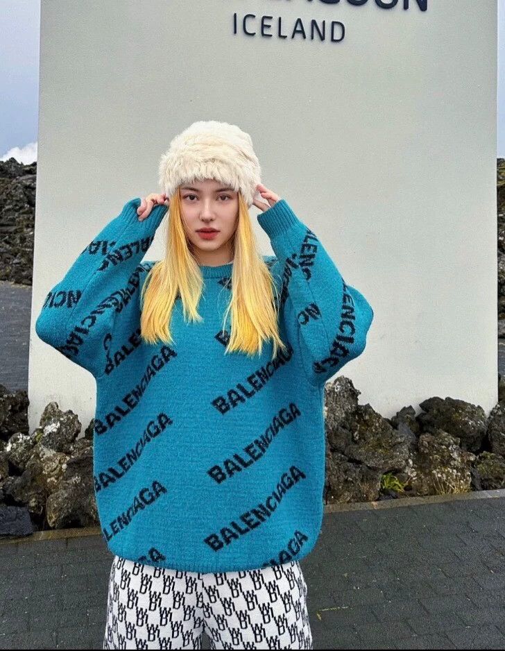 Other Balenciaga size 36 Blue logo monogrammed wool crew neck lo Size US XS / EU 42 / 0 - 9 Thumbnail