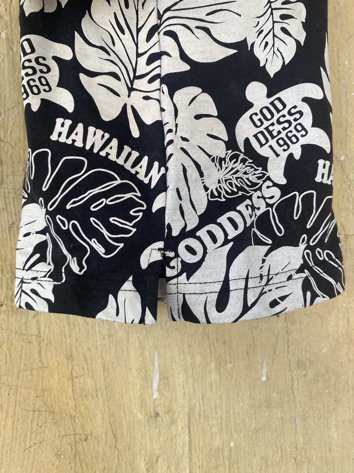 Japanese Brand Team Goddis Gyonan Chisasaki Hawaii Flowers Japanese Brand Size 30" / US 8 / IT 44 - 8 Thumbnail