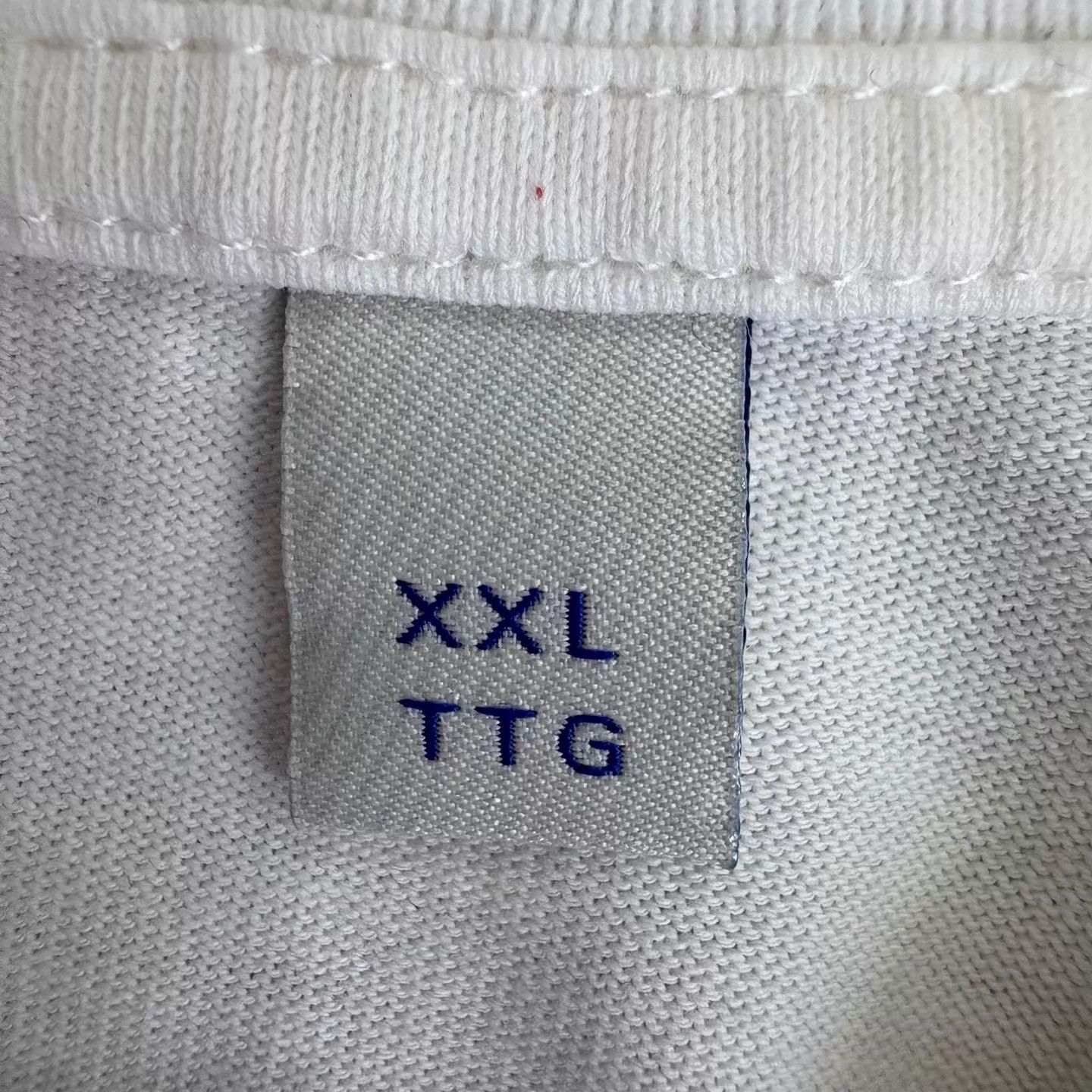Burberry Burberry new logo crewneck short sleeve tee XXL Size XXL / US 16-18 / IT 52-54 - 3 Thumbnail
