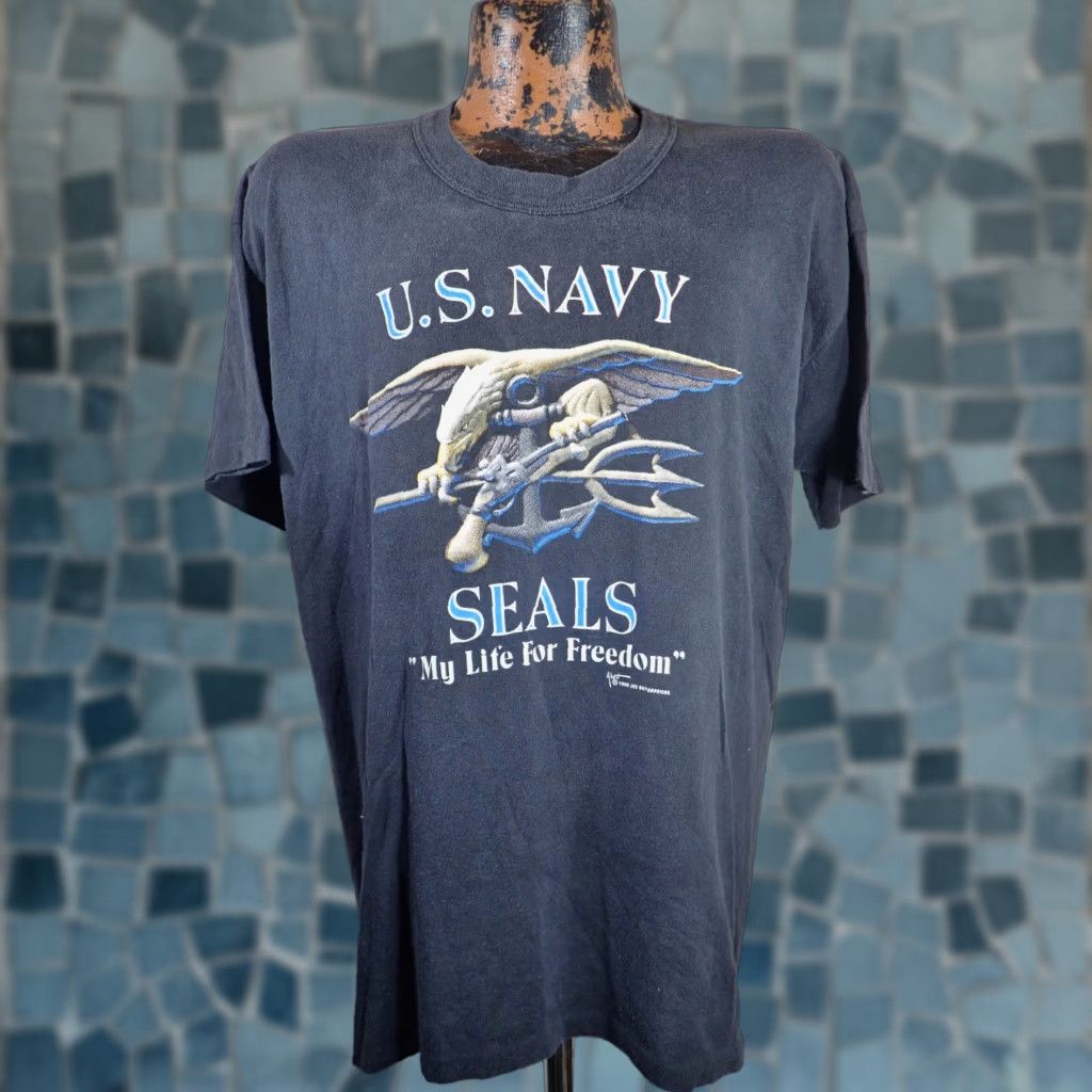 Vintage VINTAGE 1980s US Navy SEALS My Life For Freedom Cotton Blend Graphic T-Shirt Mens Large L Navy Frogmen Decade Military Men's Size US L / EU 52-54 / 3 - 1 Thumbnail