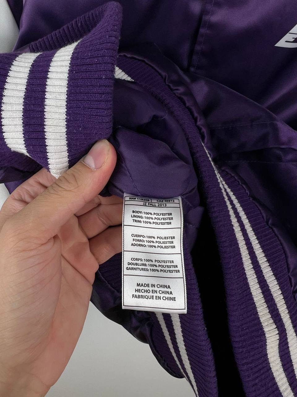NBA Lakers Michell Ness NBA bomber jacket size L Size US L / EU 52-54 / 3 - 5 Thumbnail
