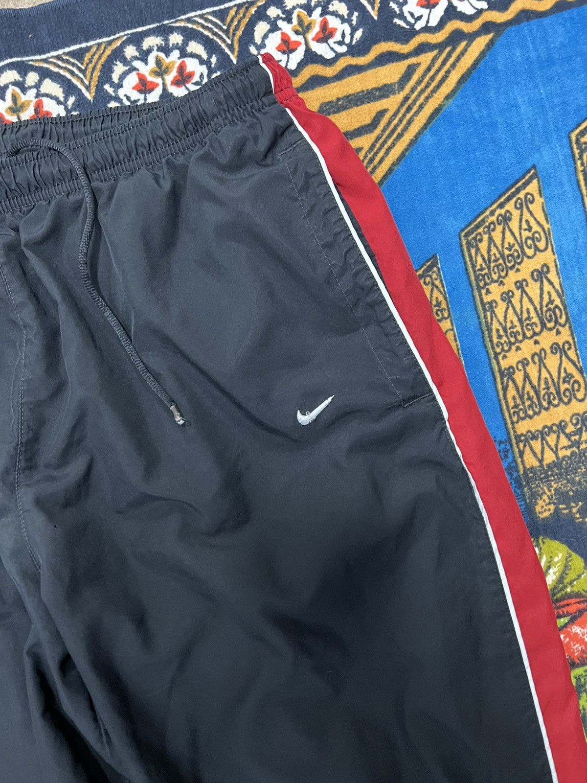 Nike Vintage Black Red Nike Track Pants size XL baggy fit Striped Size US 36 / EU 52 - 5 Thumbnail