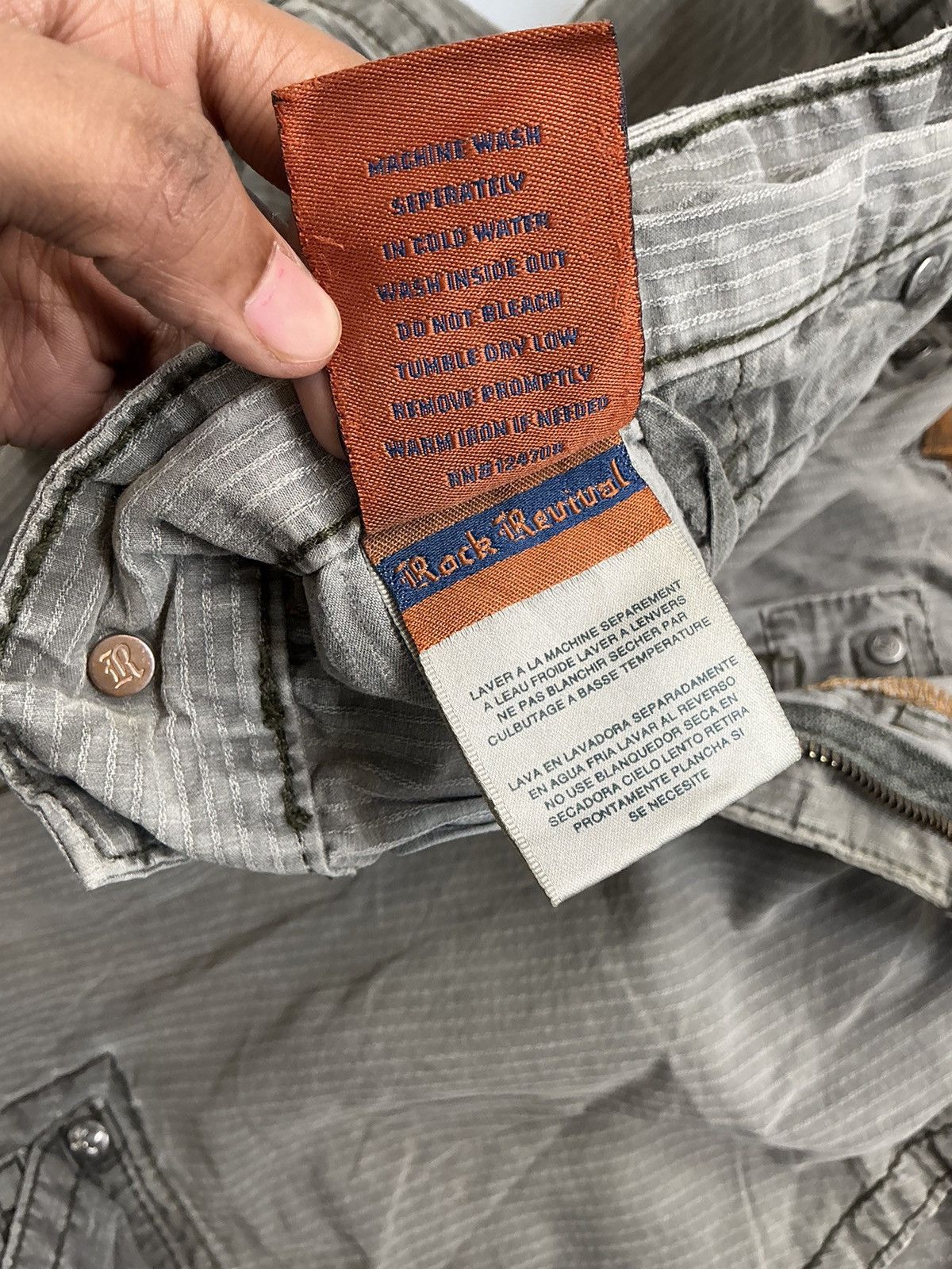 Rock Revival Vintage rock revival cargo jort Size US 44 / EU 60 - 8 Thumbnail