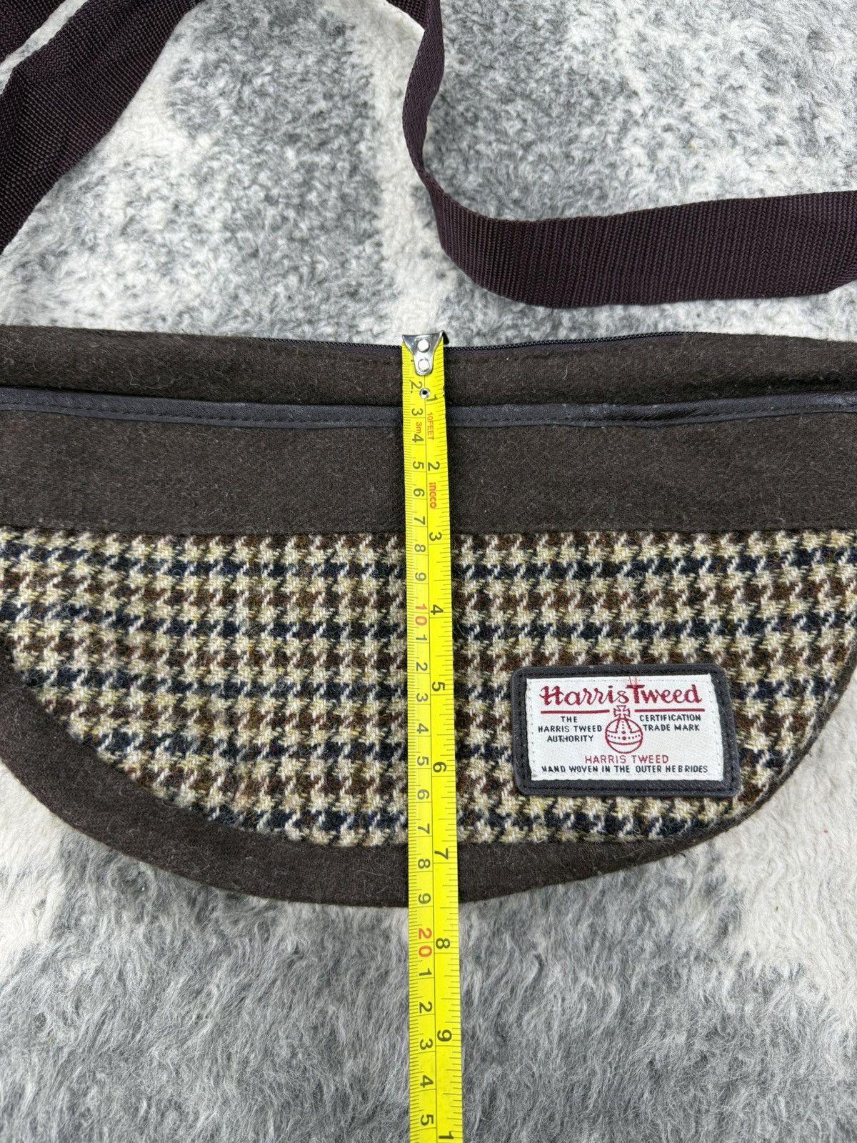 Harris Tweed × Japanese Brand Harris Tweed x Closshi Wool Banana Sling Bag Size ONE SIZE - 11 Thumbnail