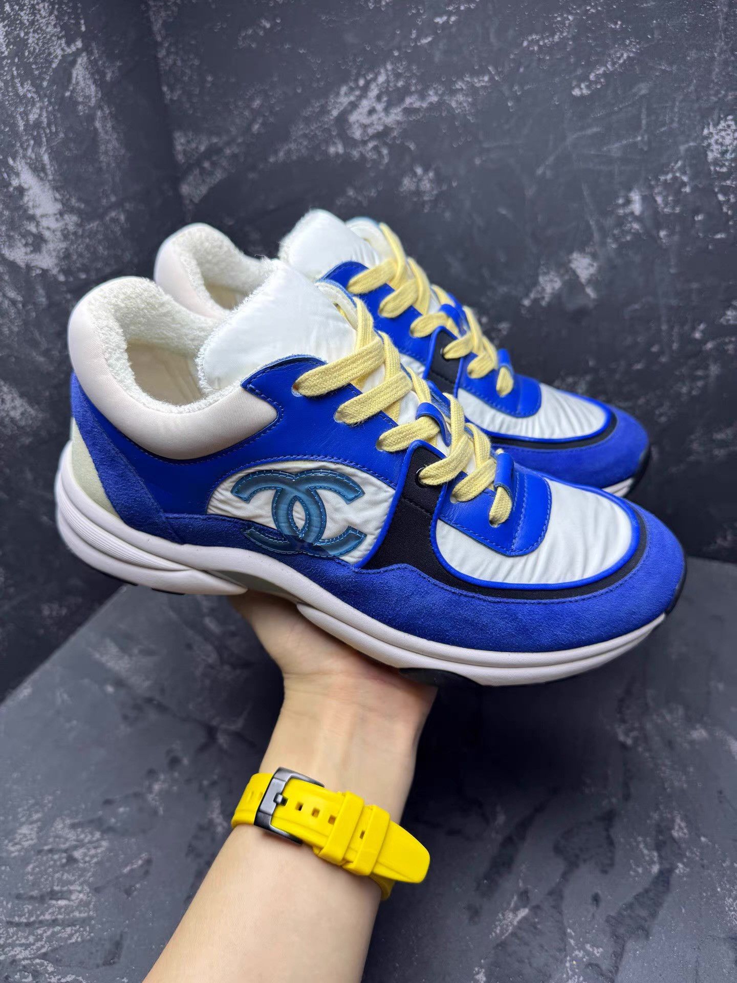 Chanel Chanel White & Blue Color Block Sneakers Q10 Size US 7.5 / IT 37.5 - 2 Thumbnail