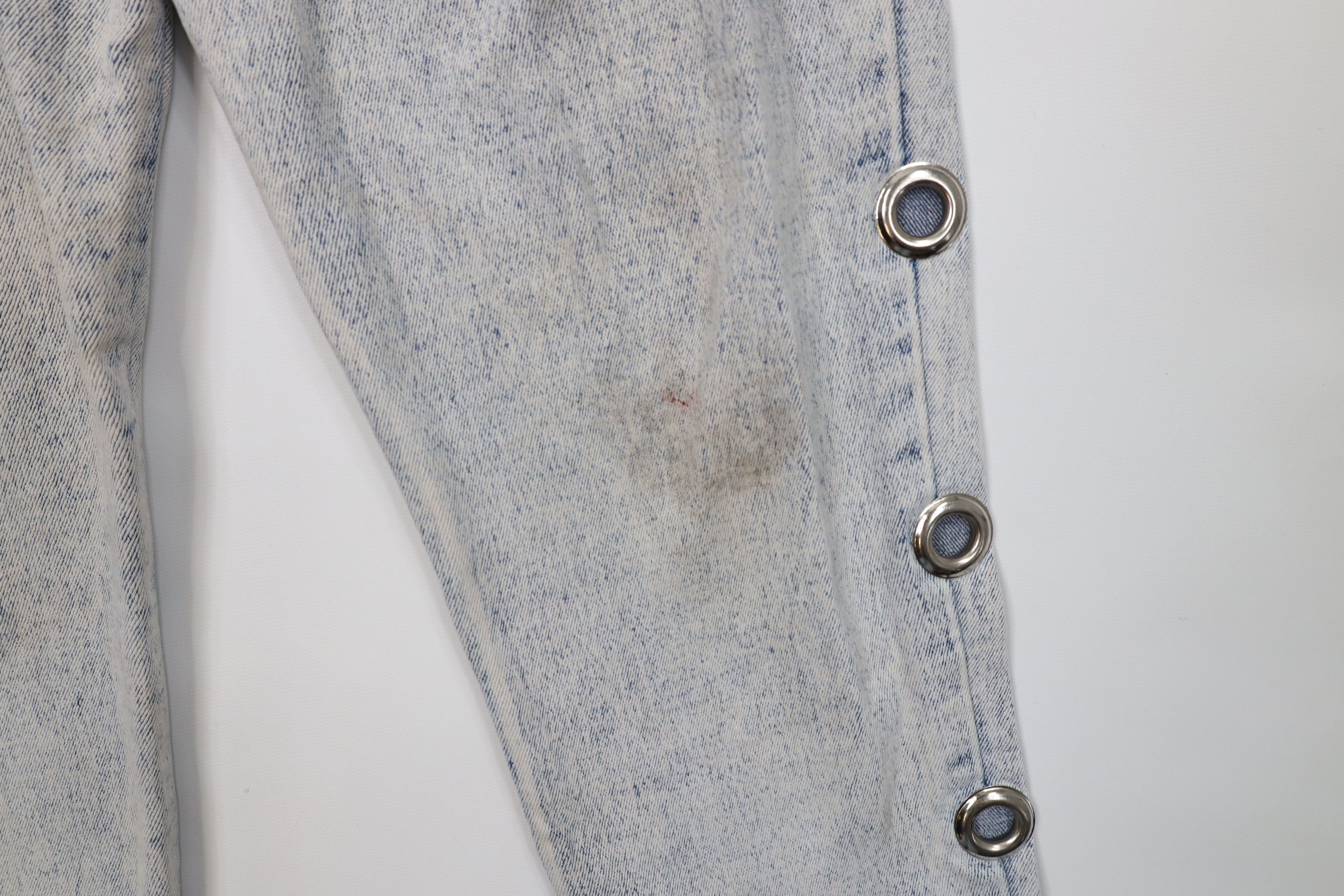 Vintage Vintage 90s Streetwear Acid Wash Rivet Tapered Leg Jeans Size 32" / US 10 / IT 46 - 5 Thumbnail