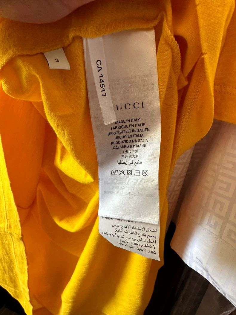 Gucci Gucci Short-sleeved T-shirt with large logo on the chest 25 Size US S / EU 44-46 / 1 - 6 Thumbnail