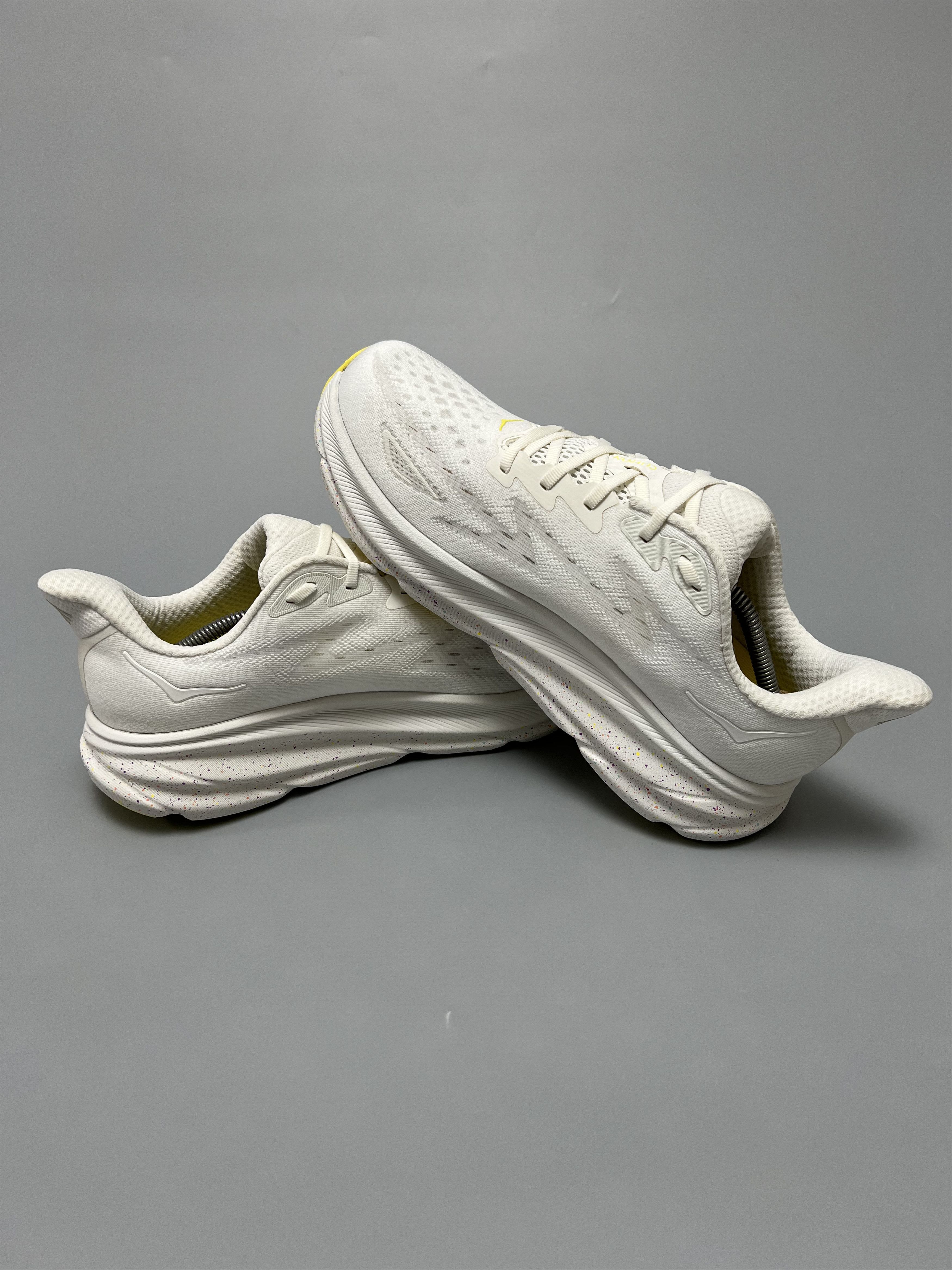 Hoka 10.5EE Hoka One One Clifton 9 Wide Running Shoes Walking Gym Size US 10.5 / EU 43-44 - 5 Thumbnail
