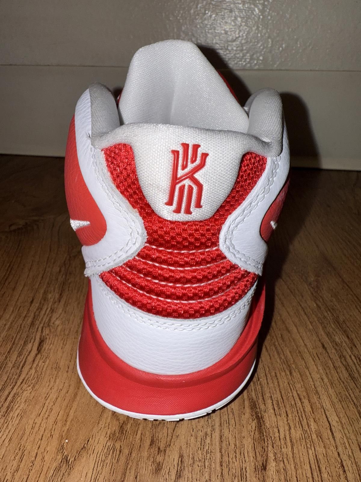 Nike Nike Kyrie 6 TB University Red Size US 5.5 / EU 38 - 8 Thumbnail