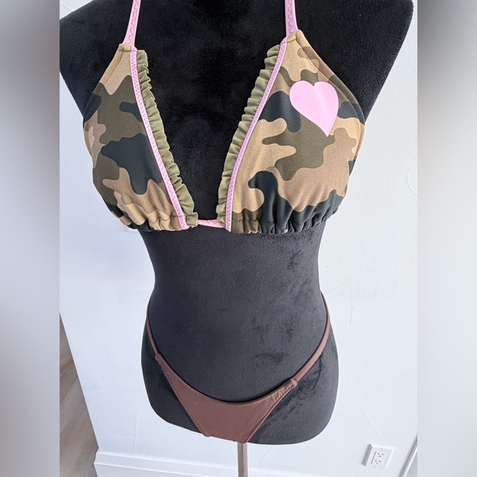 Other Camo Bikini Swimsuit Swimwear 2 piece Set with Pink Heart S Size ONE SIZE - 3 Thumbnail