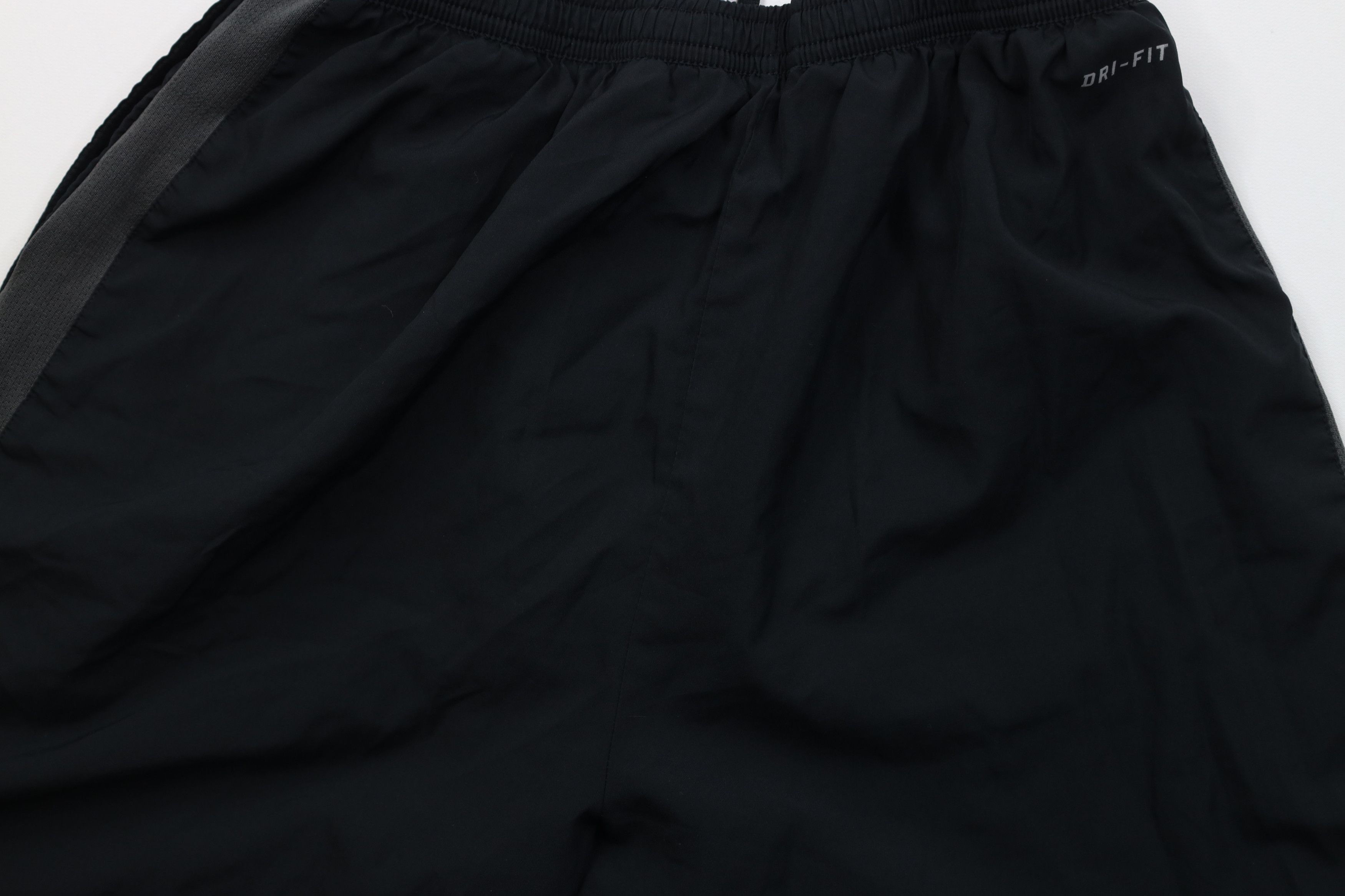 Nike Vintage Y2K Nike Scott Mini Swoosh Lined Above Knee Shorts Size US 32 / EU 48 - 10 Thumbnail