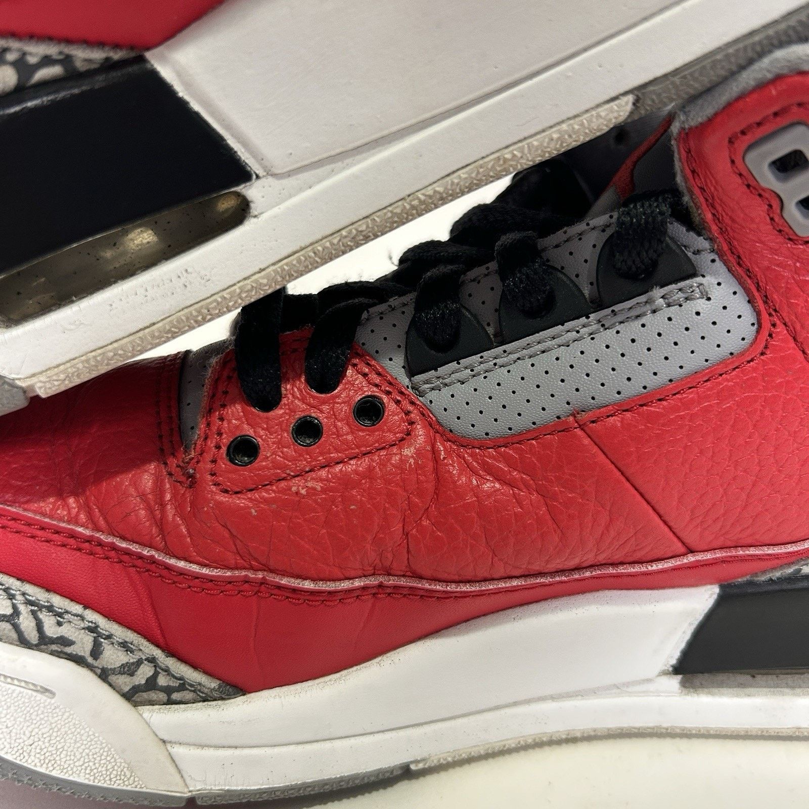 Jordan Brand Nike Air Jordan 3 Retro SE “Unite/Red Black” Size US 8.5 / EU 41-42 - 9 Thumbnail