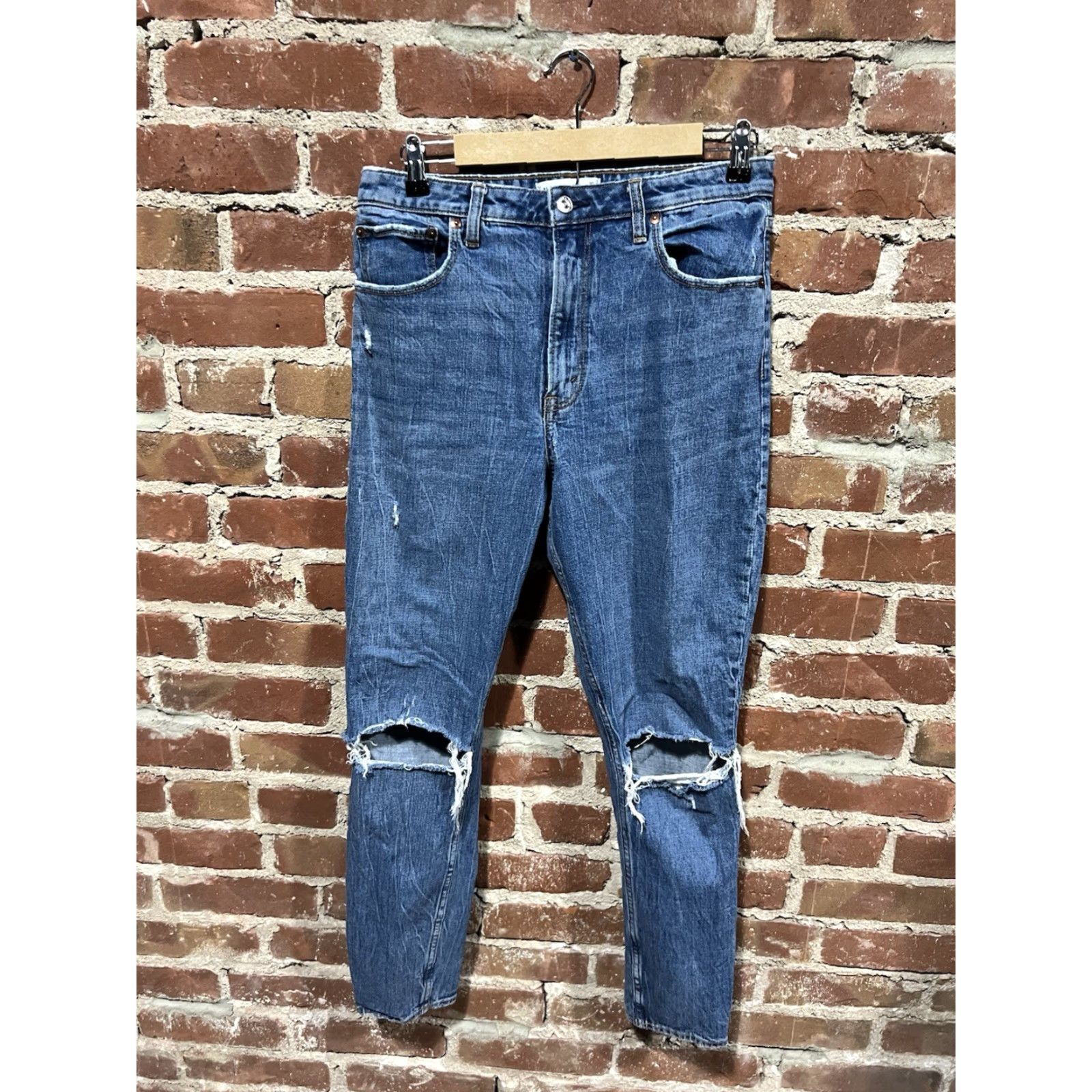 Abercrombie & Fitch Abercrombie & Fitch Skinny Jeans Denim Distressed Blue 30 Regular Women Size 30 Blue Distressed Skinny Jeans Womens Size 30" / US 8 / IT 44 - 2 Thumbnail