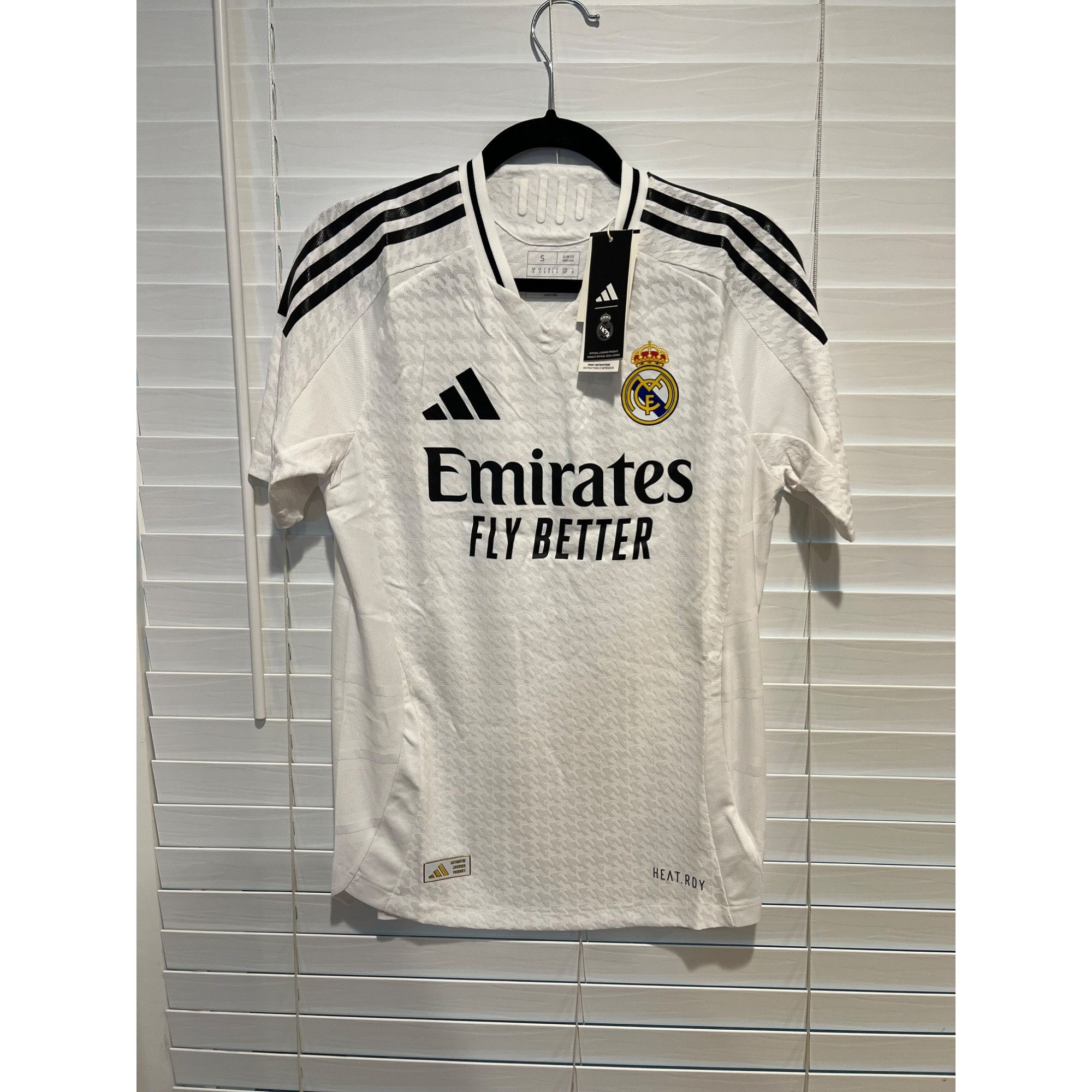 Adidas Adidas Real Madrid 24/25 Home Authentic Jersey - NWT - Size Size US S / EU 44-46 / 1 - 3 Thumbnail