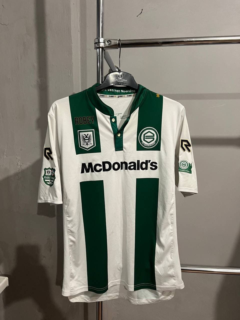Sports Specialties 2016/17 FC GRONINGEN #10 MATCH WORN SOCCER JERSEY SHIRT XL Size US XL / EU 56 / 4 - 2 Thumbnail