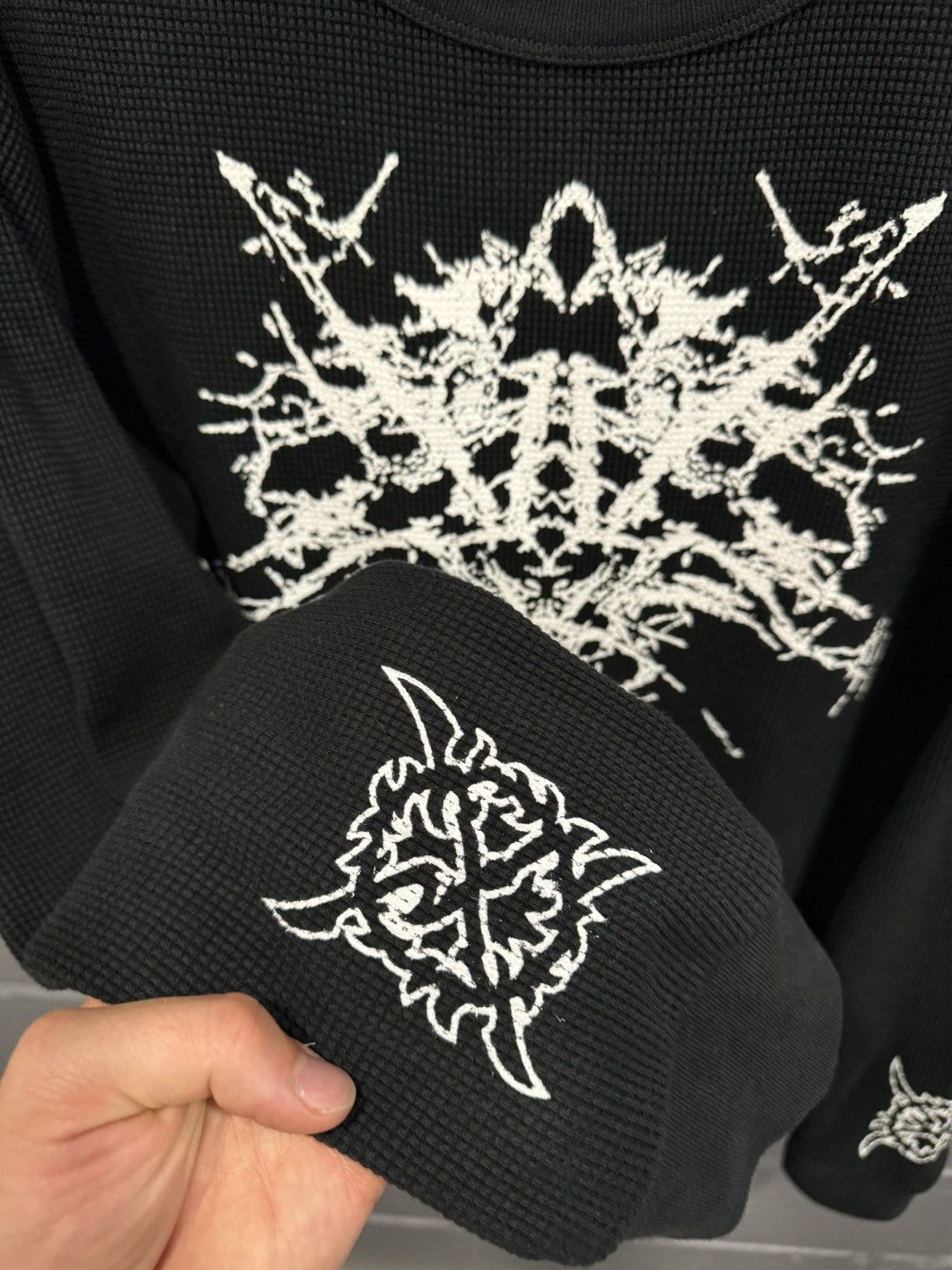 Ken Carson KEN CARSON A GREAT CHAOS TOUR THERMAL LONGSLEEVE MERCH Size US L / EU 52-54 / 3 - 3 Thumbnail