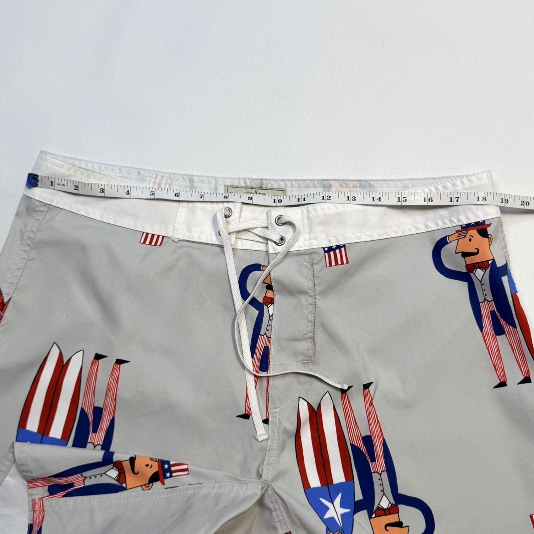 Vintage Wellen Mens 36 Gray Board Shorts USA Flag Patriotic Quick Dry Swim Trunks Made In USA 100% Poly Short Size US 36 / EU 52 - 6 Thumbnail