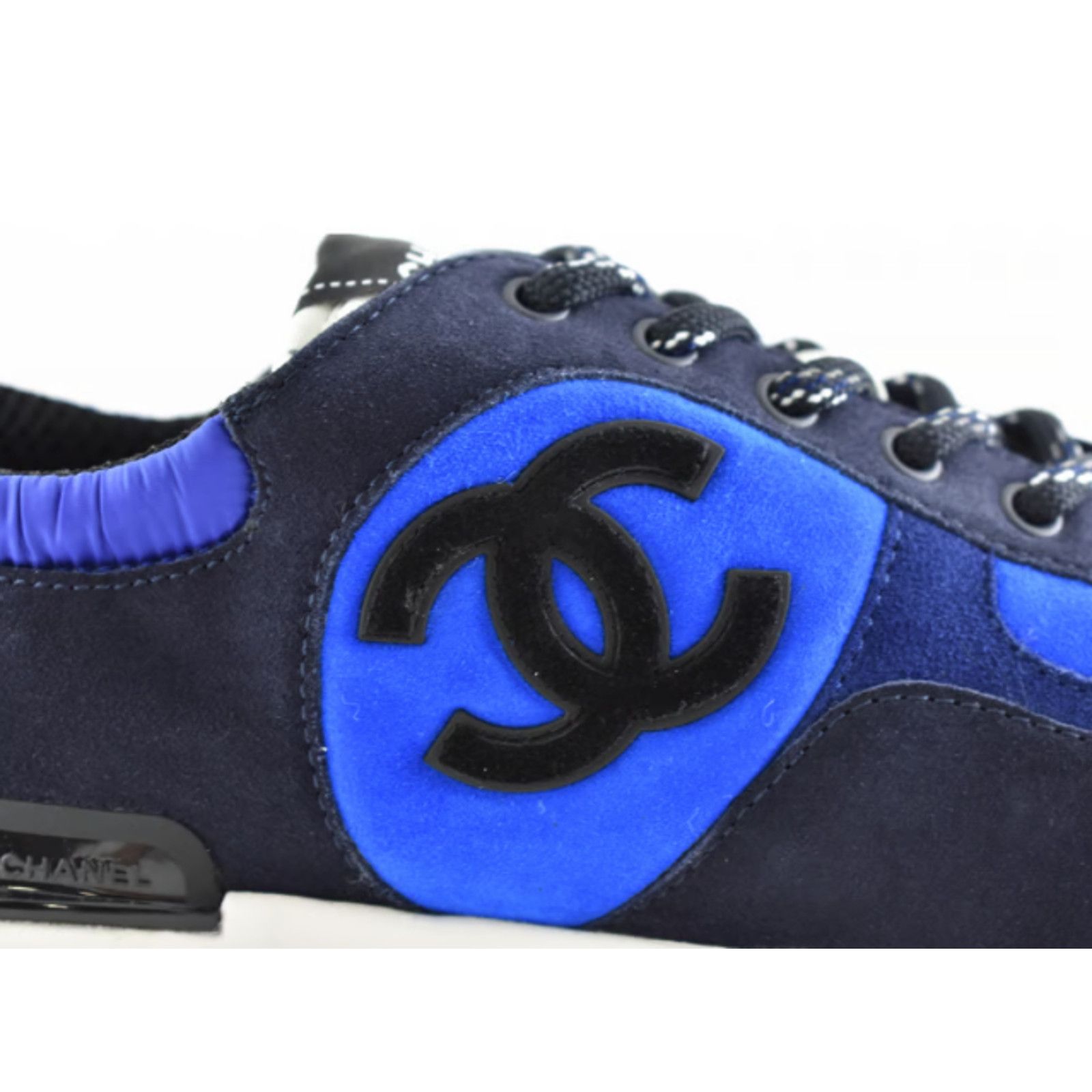 Chanel 21K CC Logo Lace Up Tie Flat Runner Trainer Sneaker 39.5 Size US 9.5 / IT 39.5 - 4 Thumbnail