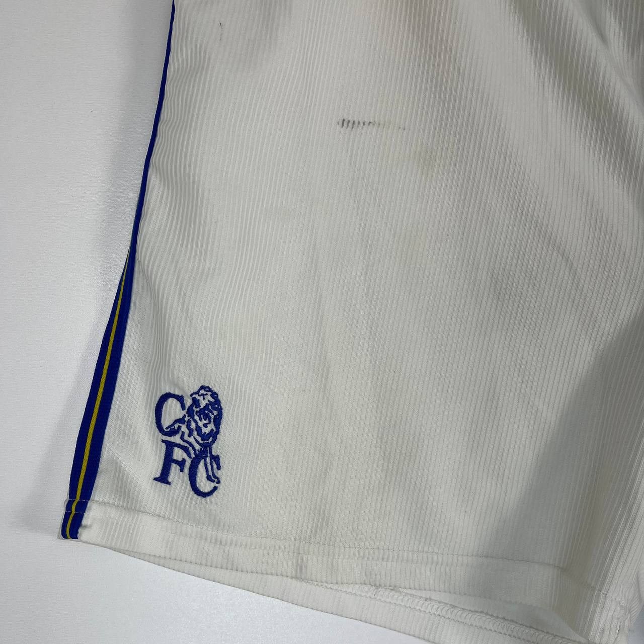 Umbro Chelsea FC Umbro Football Shorts White Vintage Soccer Size L Size US 40 / EU 56 - 5 Thumbnail