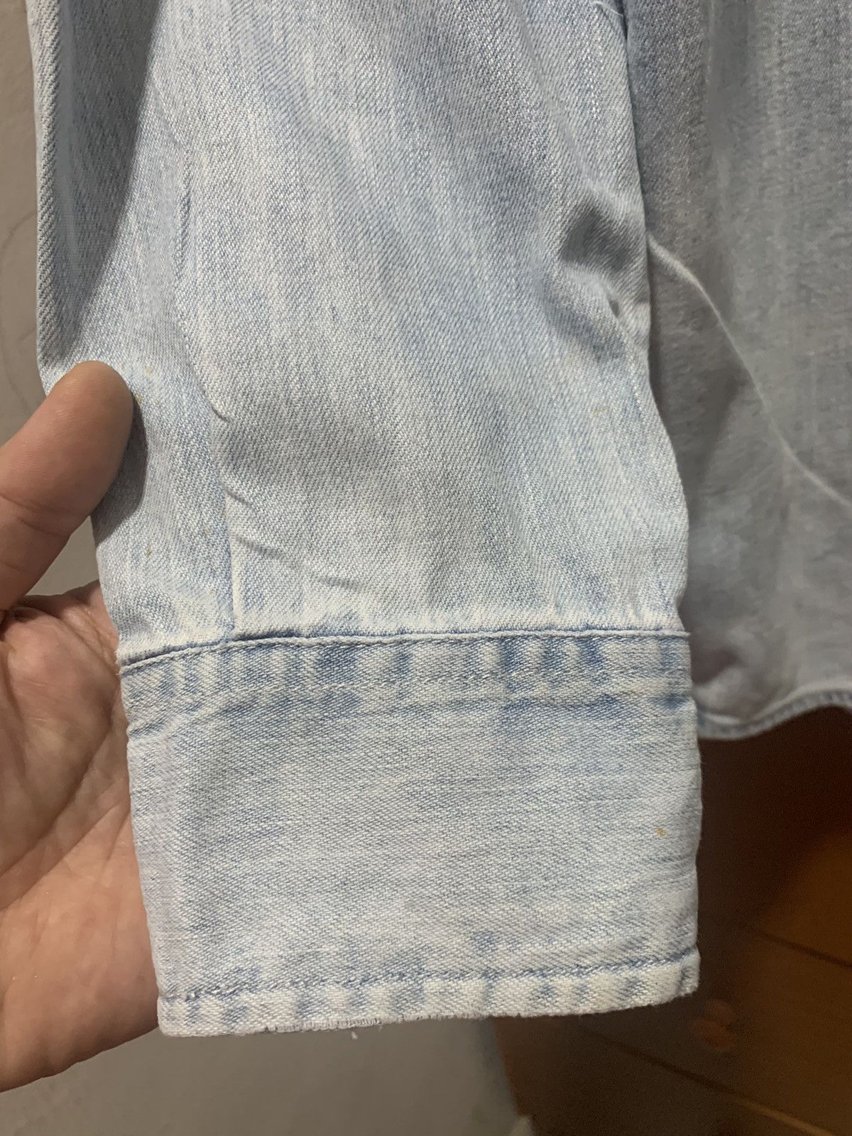 Levi's Vintage Levi’s Denim Sun Faded Shirt Large Size Size US L / EU 52-54 / 3 - 10 Thumbnail
