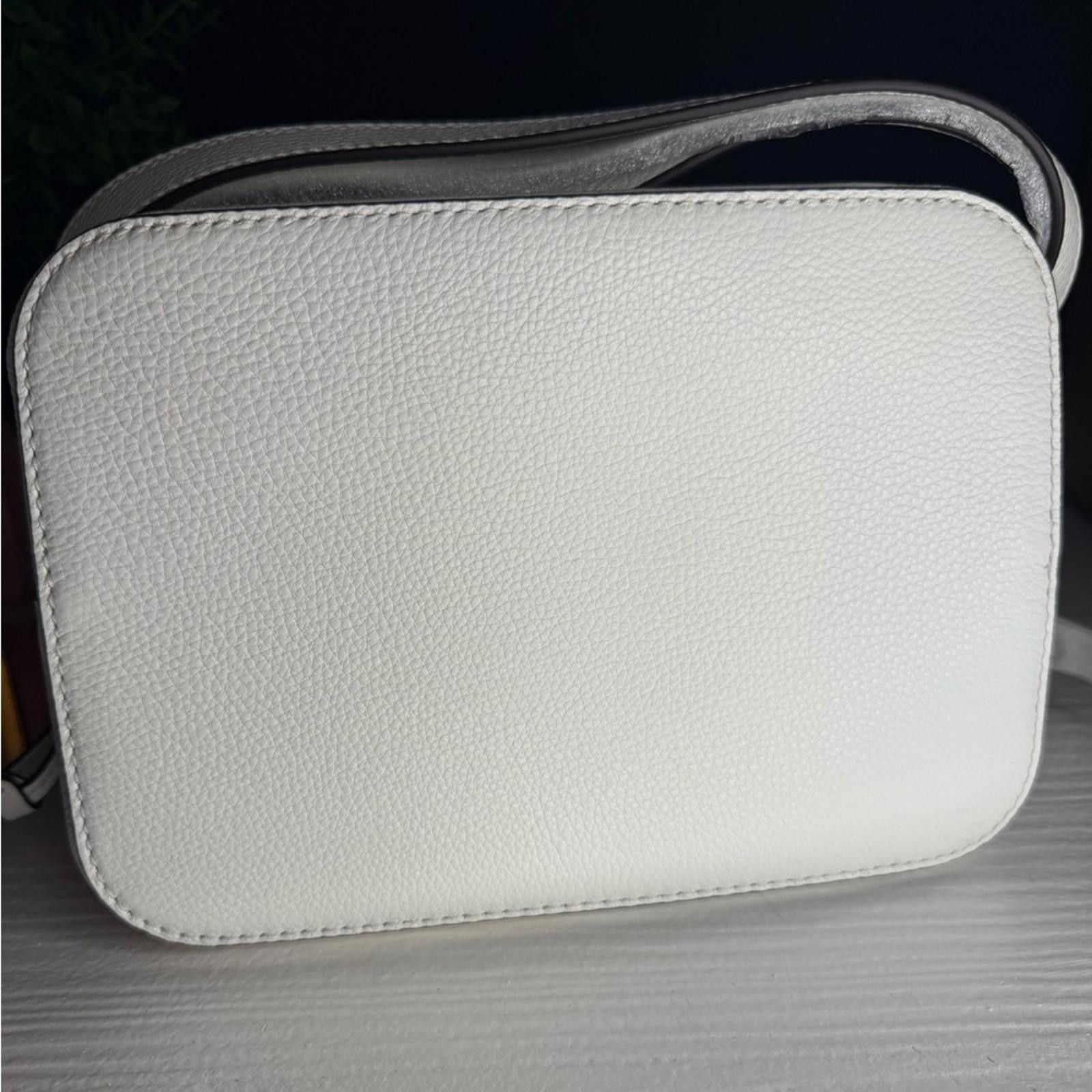 Kate Spade Kate Spade Small Bucket Bag White Dove Leather NWT Size ONE SIZE - 6 Thumbnail