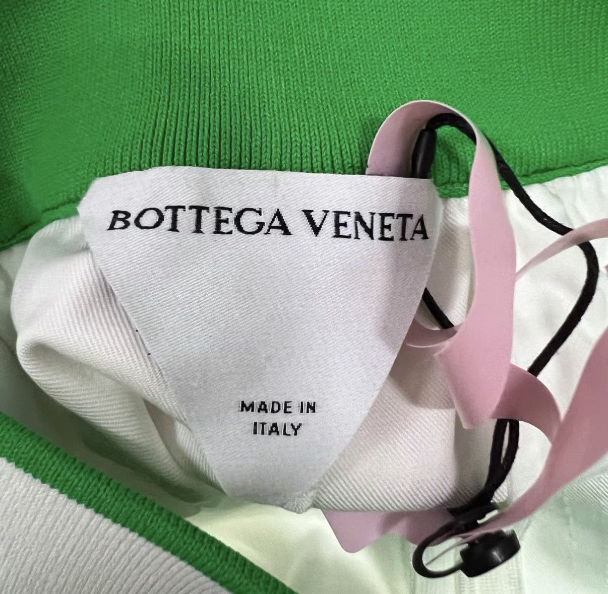 Bottega Veneta Bottega Veneta BV White & Green Printed Logo Shorts J41 Size US 32 / EU 48 - 3 Thumbnail