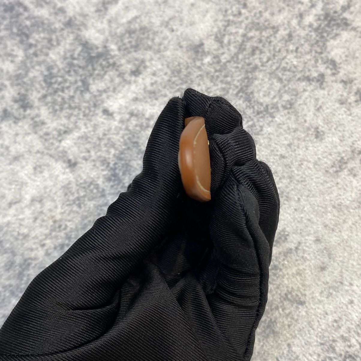 Celine CELINE Triomphe Snap Hair Clip In Calfskin TAN/GOLD Size ONE SIZE - 9 Thumbnail