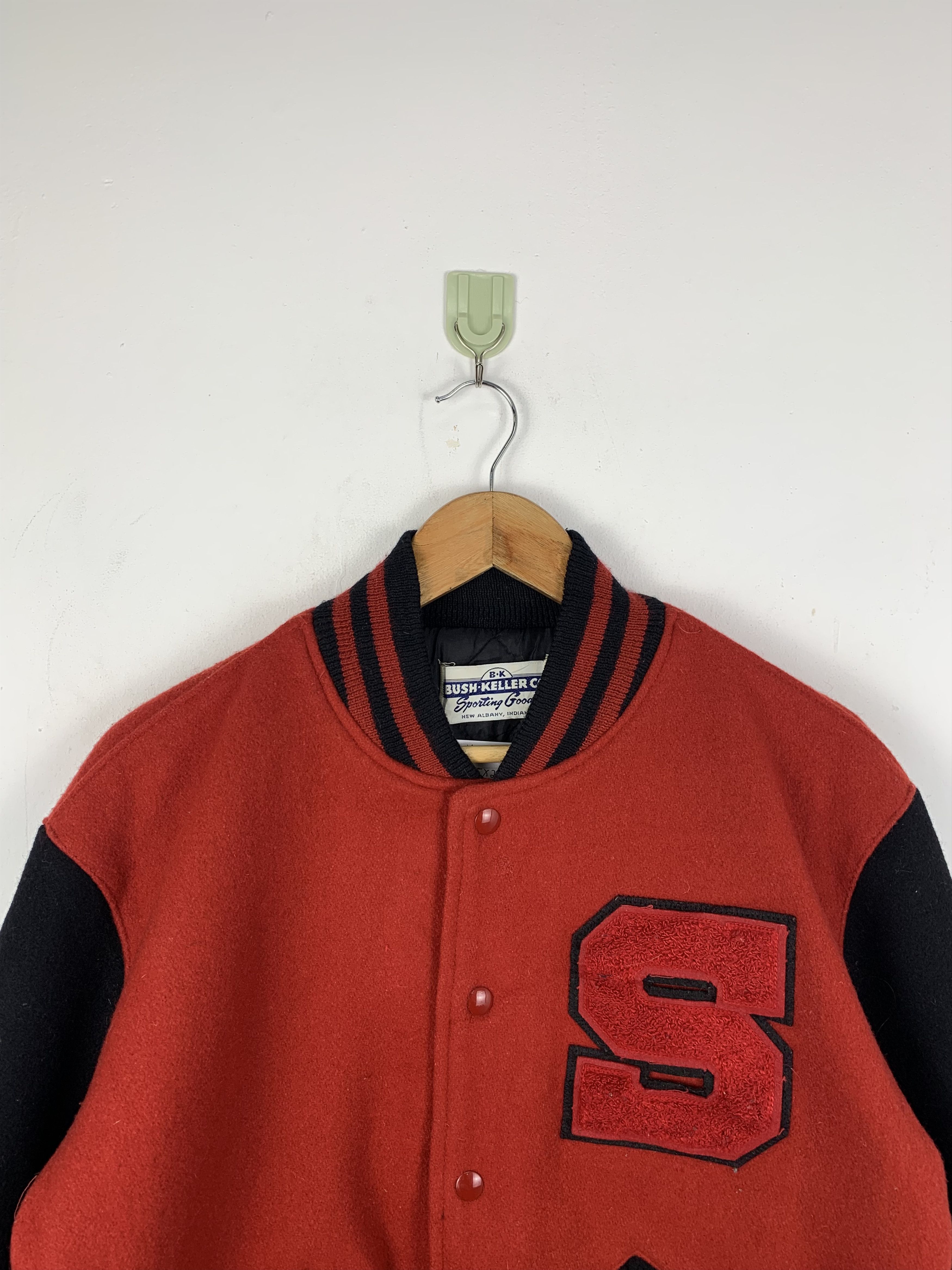 Vintage Vintage 70s Bush Keller Wool Varsity Jacket Red V0532 Size US S / EU 44-46 / 1 - 2 Thumbnail