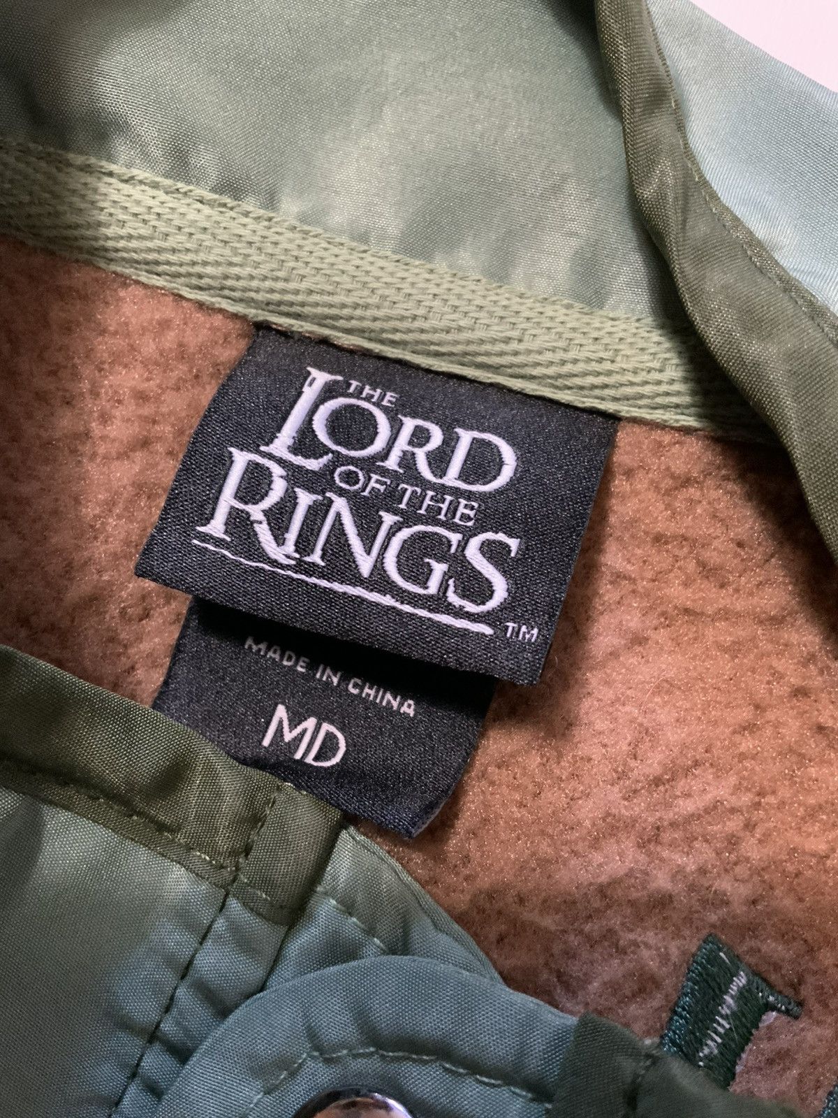 Other Lord Of The Rings BoxLunch Exclusive Sherpa Fleece Jacket Size US M / EU 48-50 / 2 - 8 Thumbnail