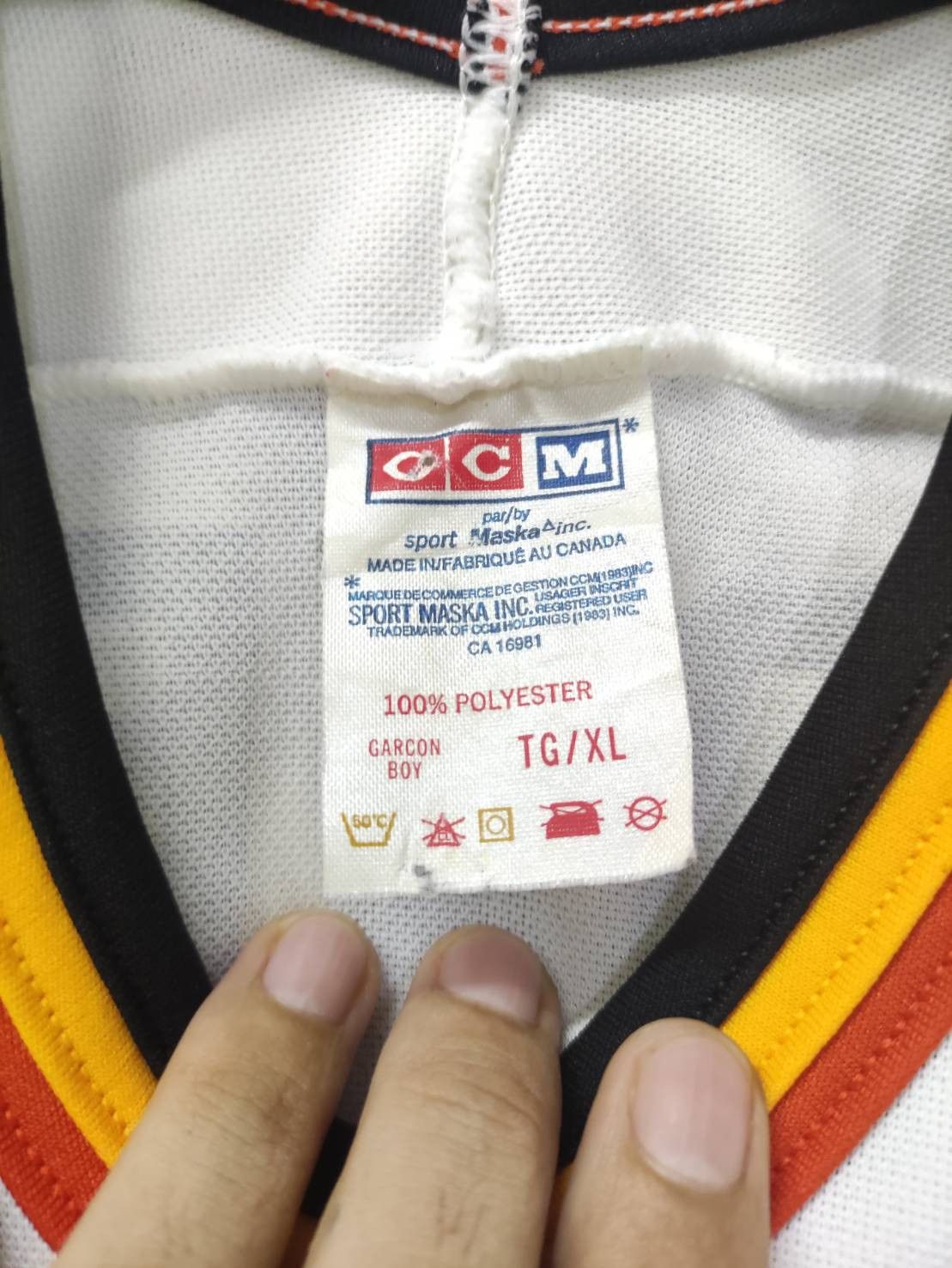 NHL Vtg 90's Vancouver Canucks No.88 CCM Jerseys Size US M / EU 48-50 / 2 - 5 Thumbnail