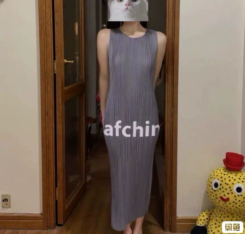 Issey Miyake Issey Miyake size:4 Grey pleated dress Size S / US 4 / IT 40 - 6 Thumbnail