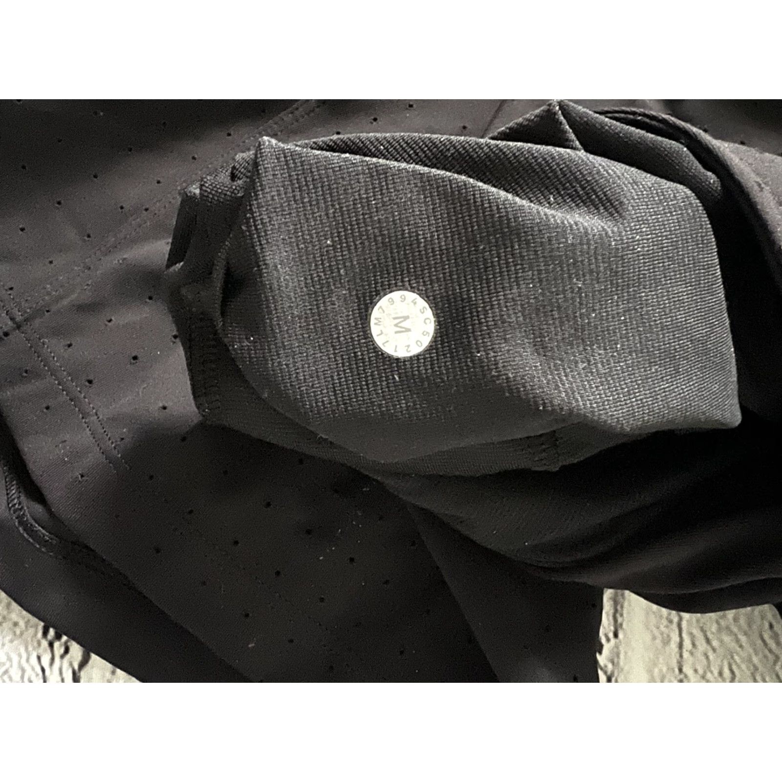 Lululemon Lululemon Athletic Shorts Elastic Waist Black Medium Men Athletic Activewear M Size Black Elastic Waist Shorts Athletic Mens Size US 31 - 6 Thumbnail
