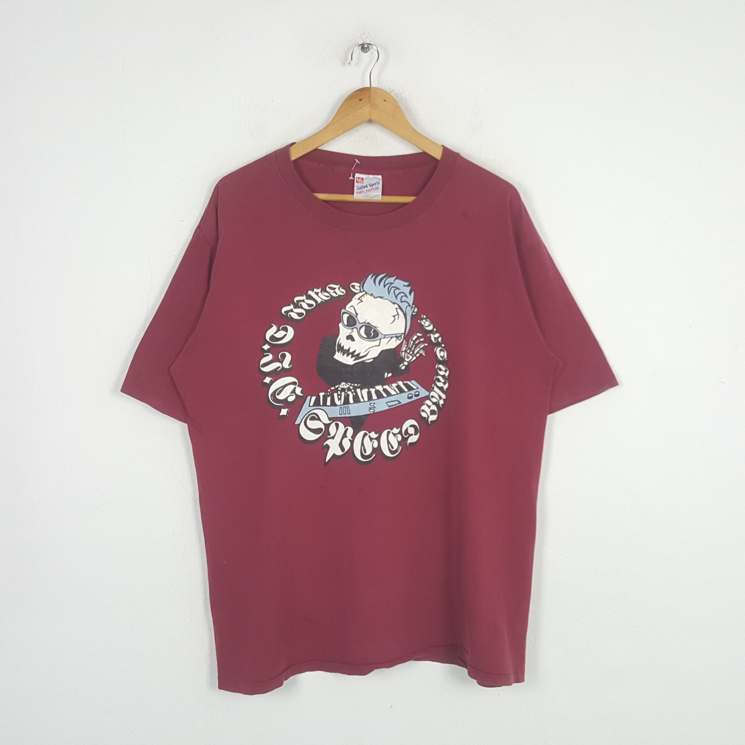 Vintage Vintage Blue Mohawk Skulls American Skateboard Tshirt 32 Size US XL / EU 56 / 4 - 1 Thumbnail