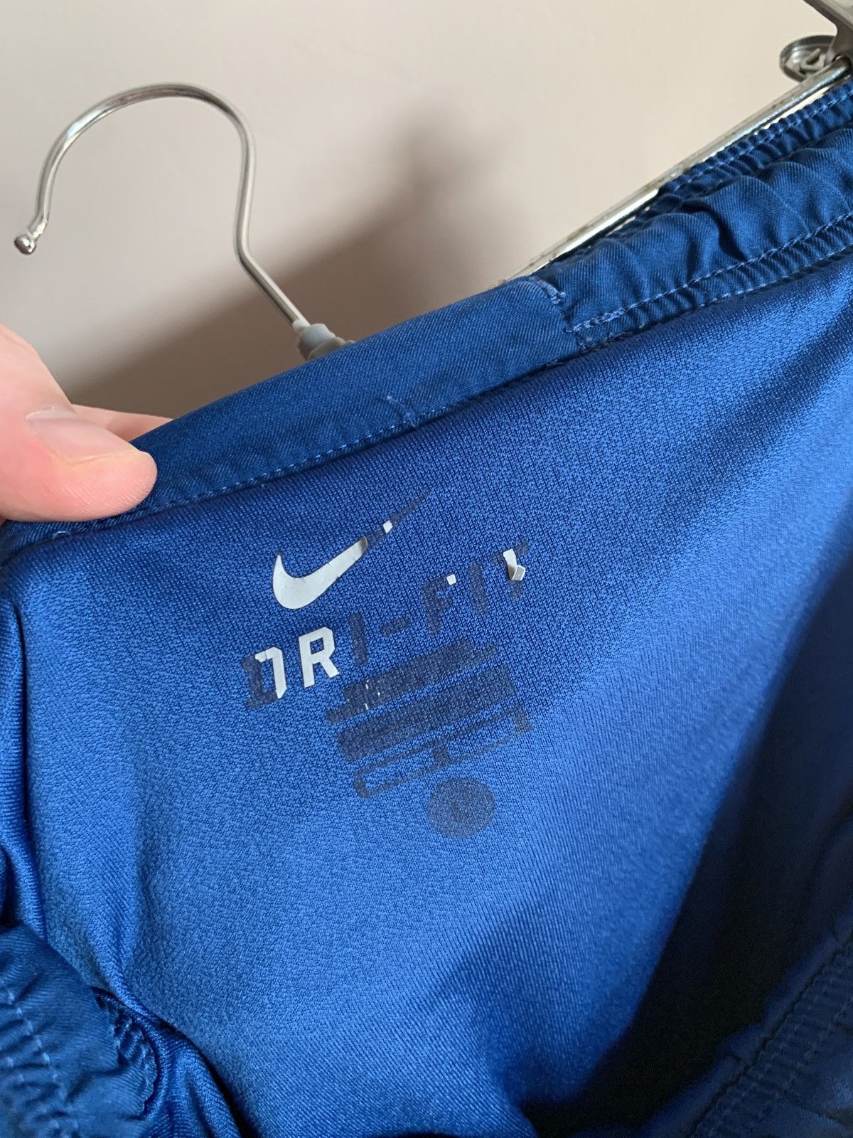 Vintage FC Barcelona Nike vintage shorts soccer football Spain Size US 34 / EU 50 - 8 Thumbnail