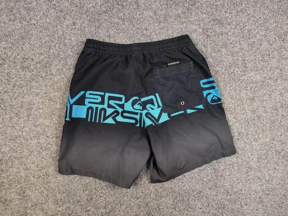 Quiksilver Vintage Quiksilver gradient logo Casual Pocket Light Shorts Size US 30 / EU 46 - 7 Thumbnail